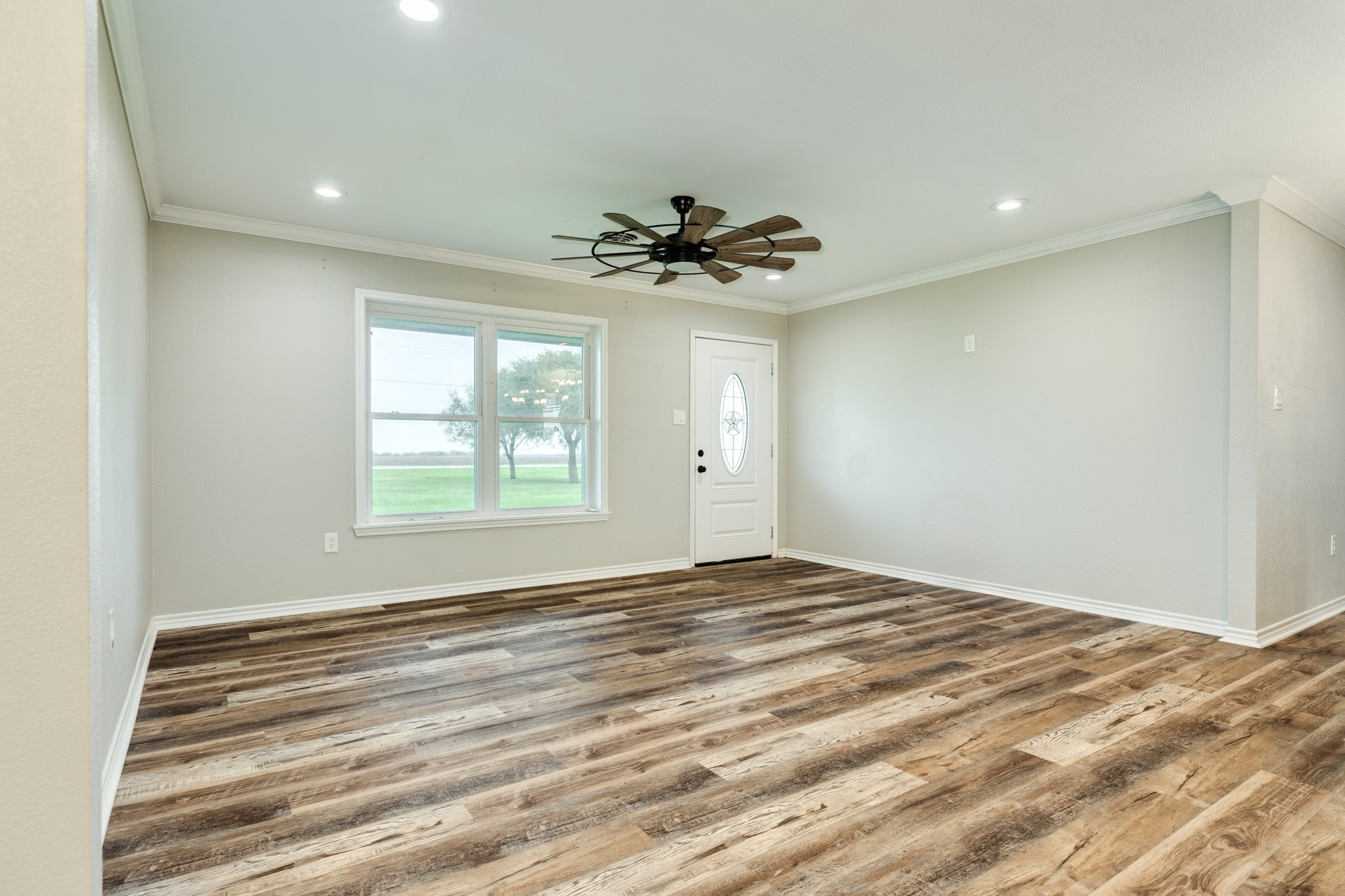 18035 Highway 111 Property Photo 4