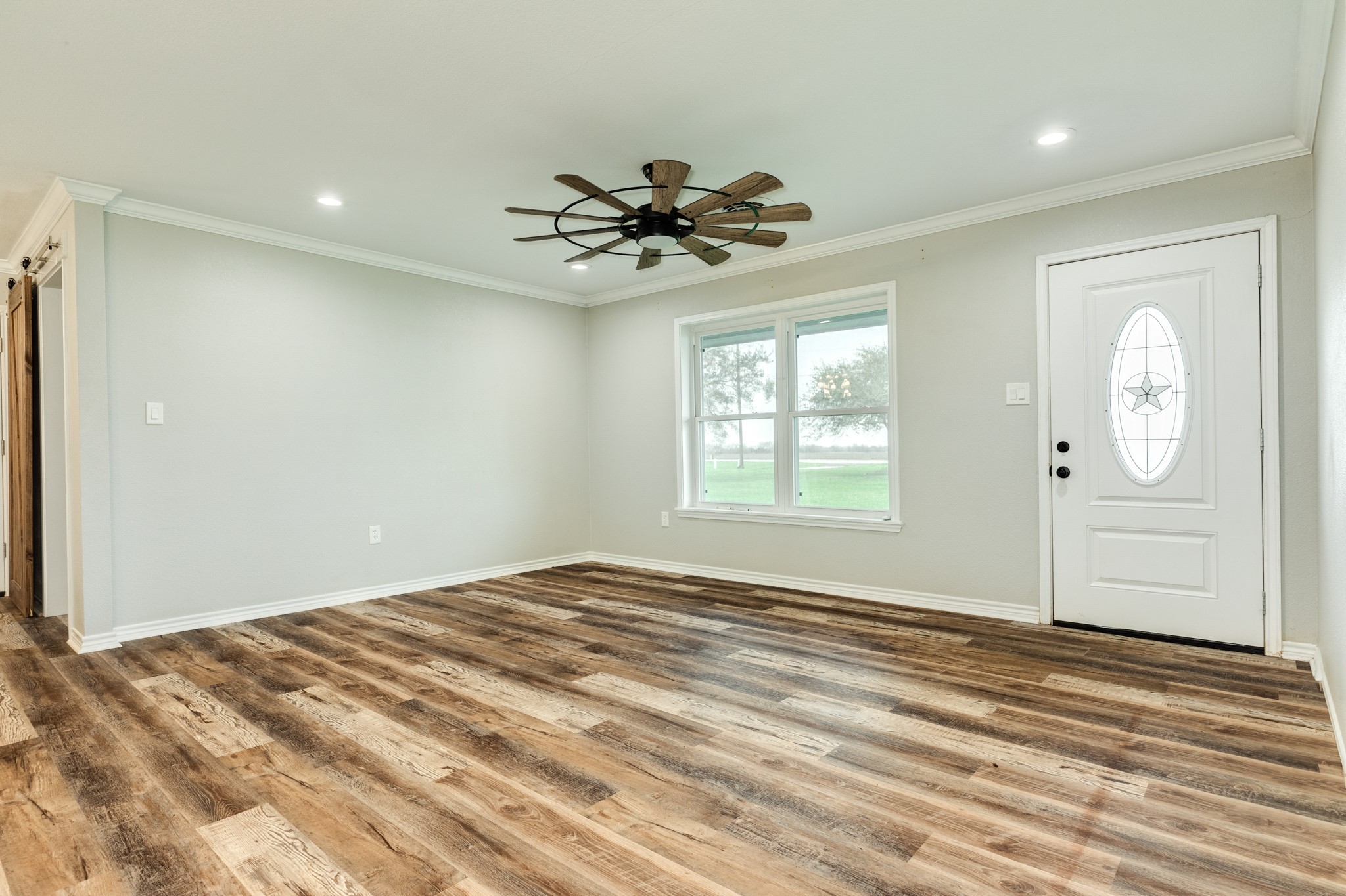 18035 Highway 111 Property Photo 5