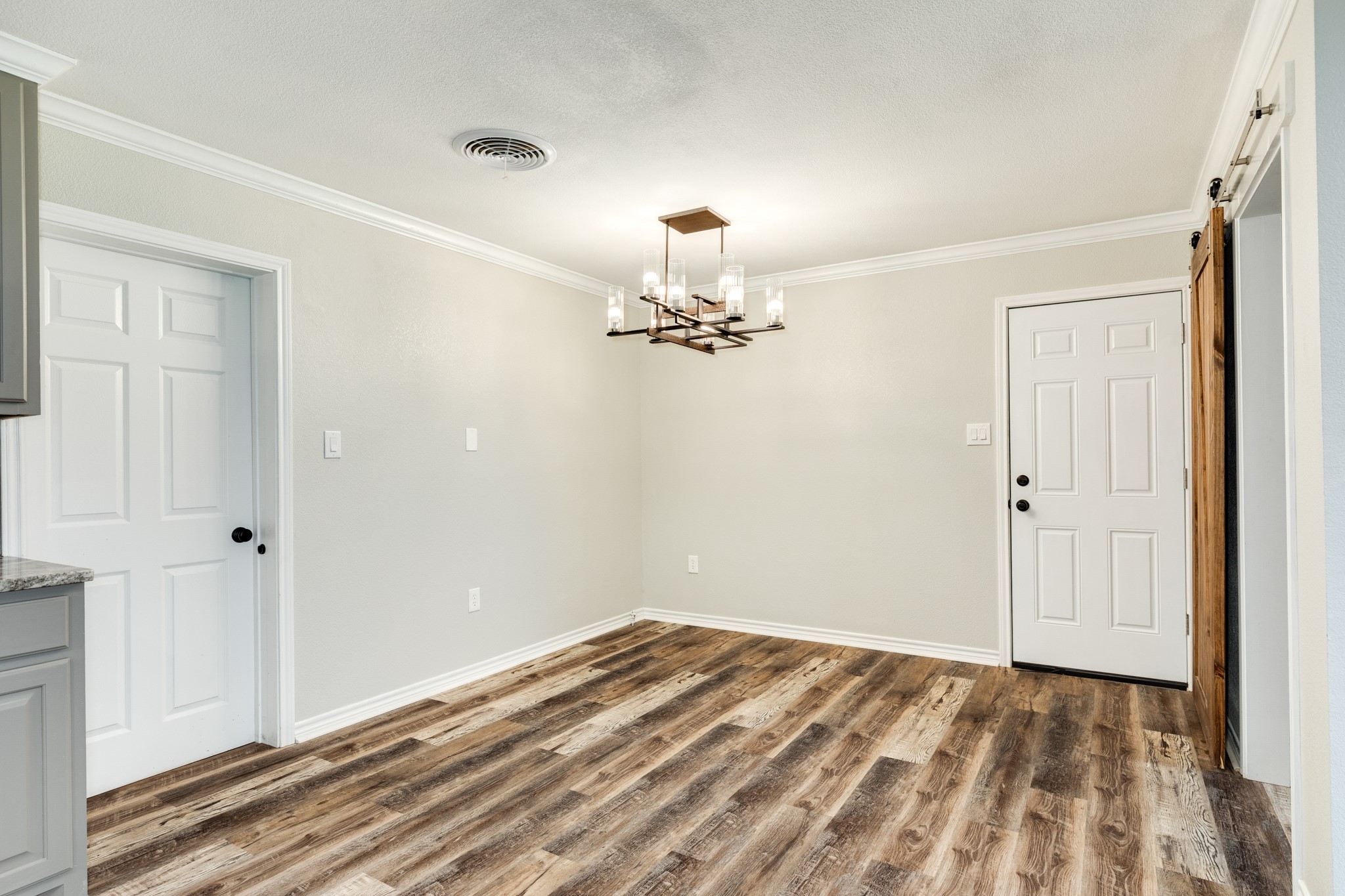 18035 Highway 111 Property Photo 12