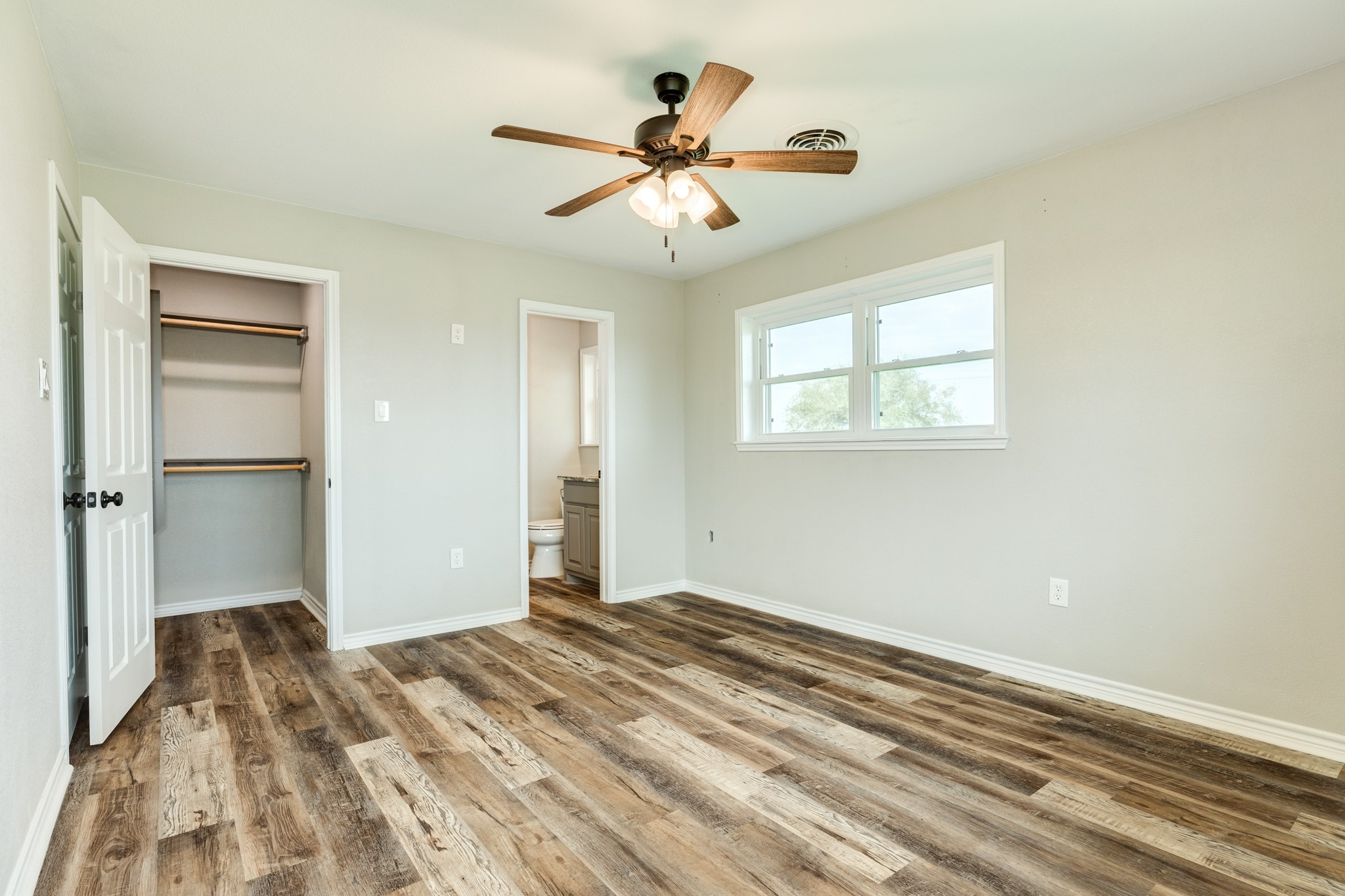 18035 Highway 111 Property Photo 13