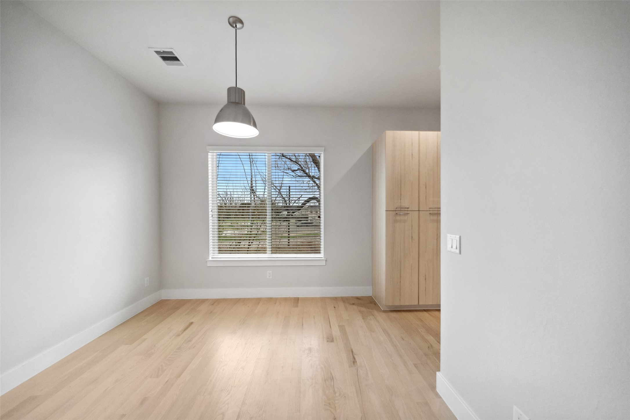 2130 Dennis Street Property Photo 9