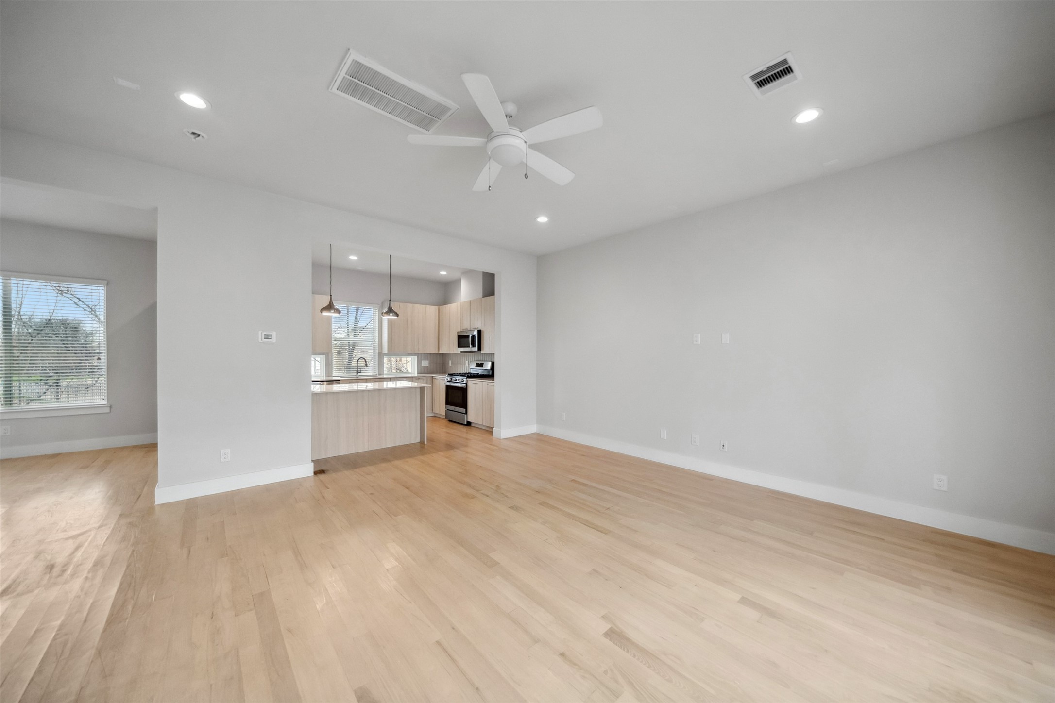 2130 Dennis Street Property Photo 15