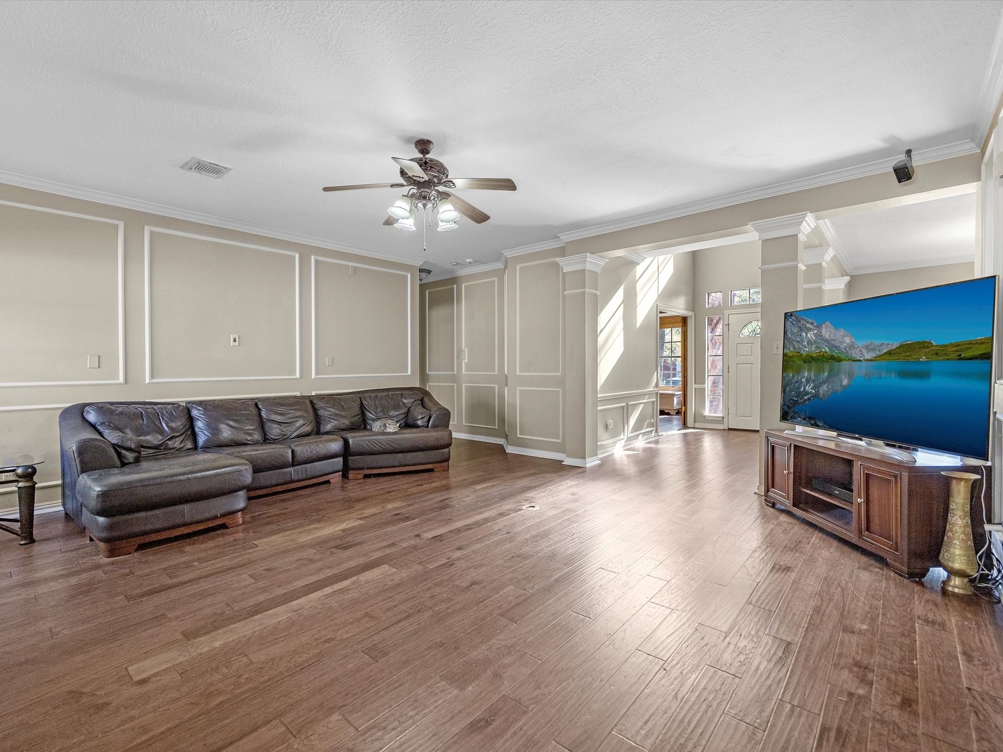 3319 Emerald Grove Drive Property Photo 4