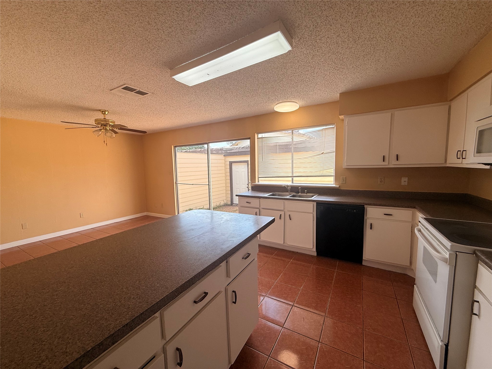 7170 S Dairy Ashford Road Property Photo 7