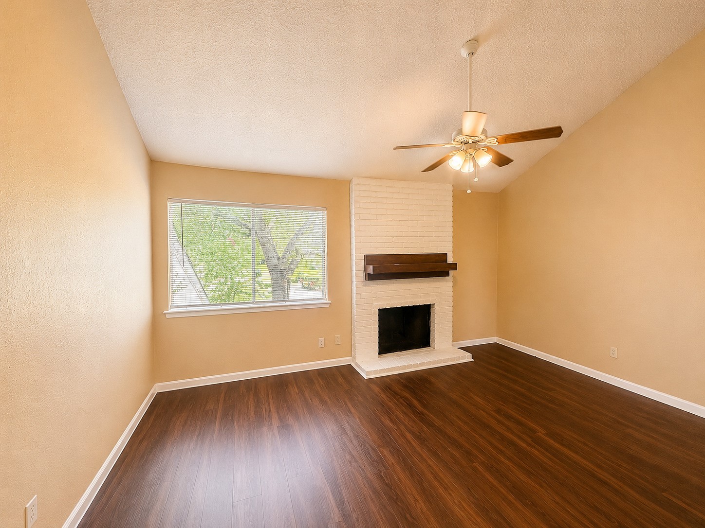 7170 S Dairy Ashford Road Property Photo 8