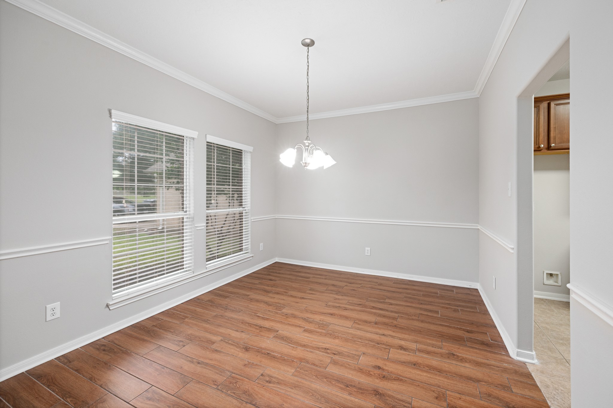 6118 Pine Lakes Drive Property Photo 4