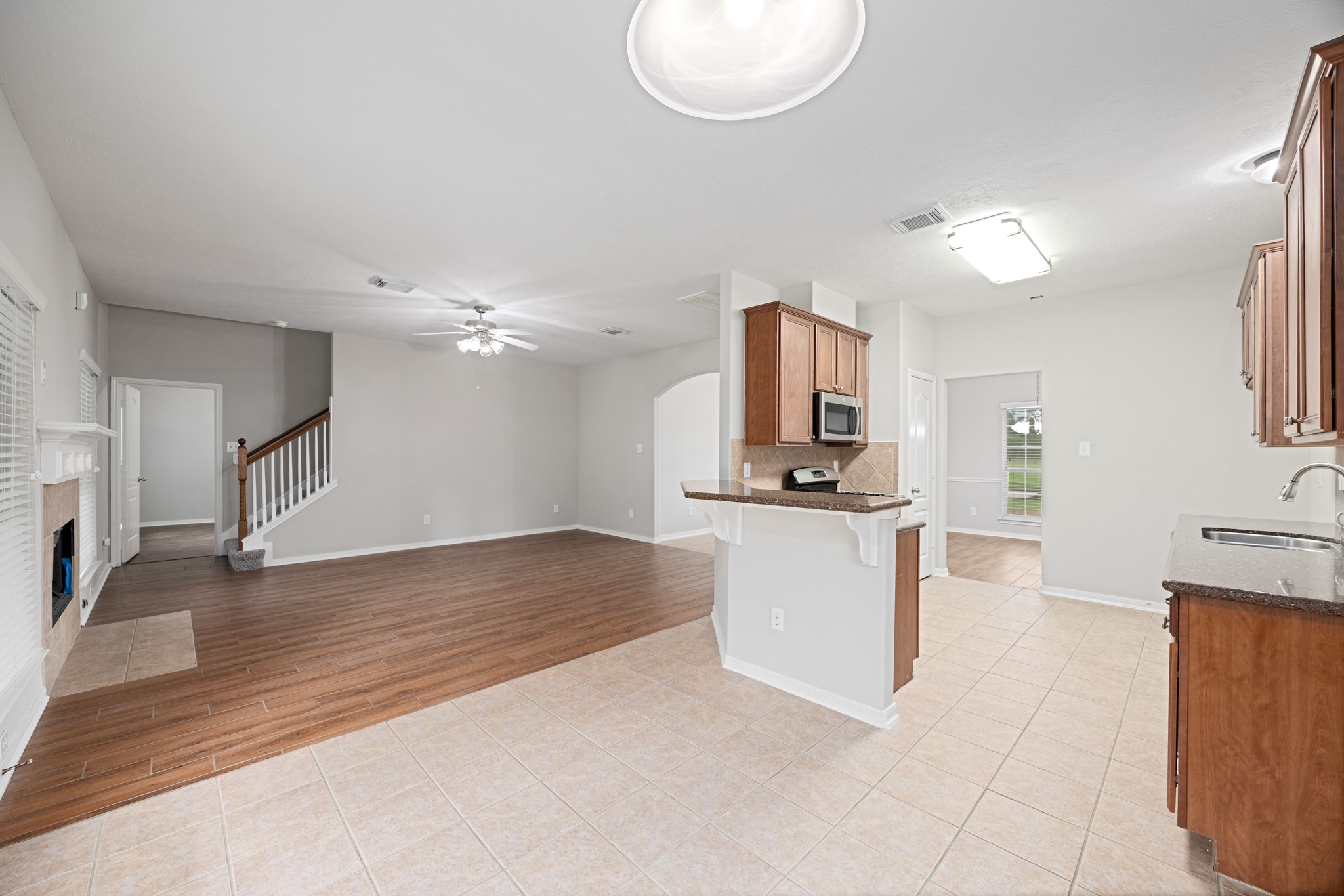 6118 Pine Lakes Drive Property Photo 8