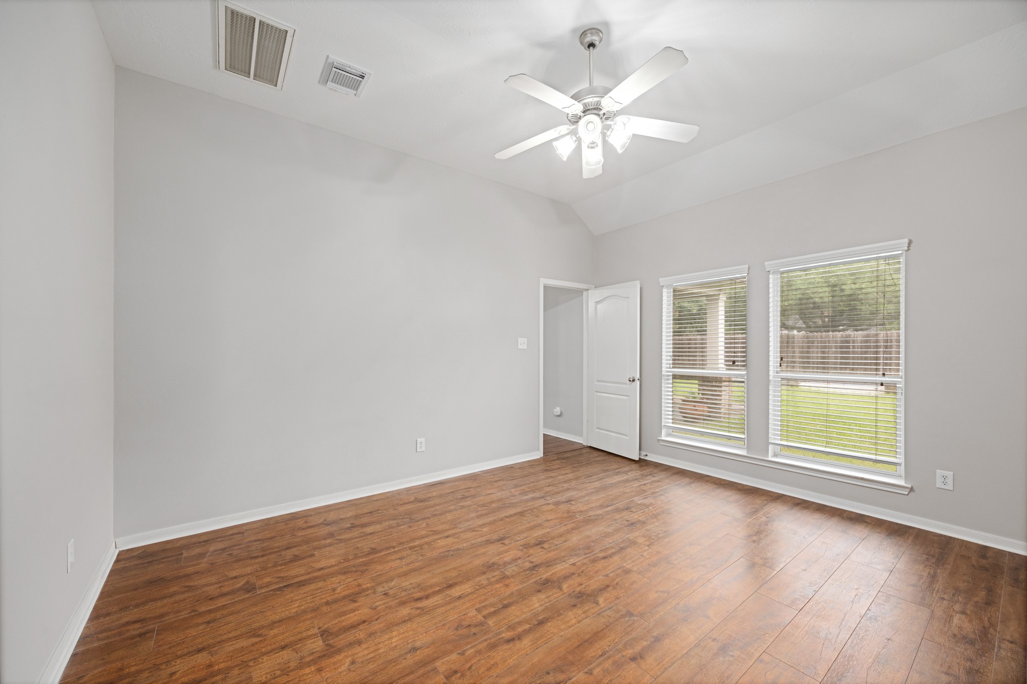 6118 Pine Lakes Drive Property Photo 16