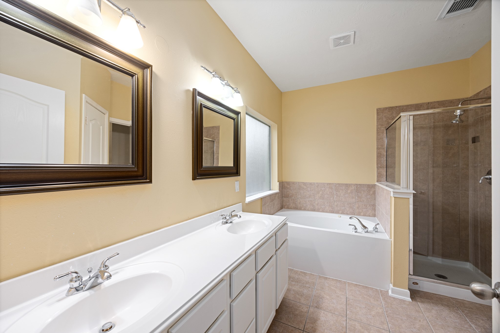 6118 Pine Lakes Drive Property Photo 17