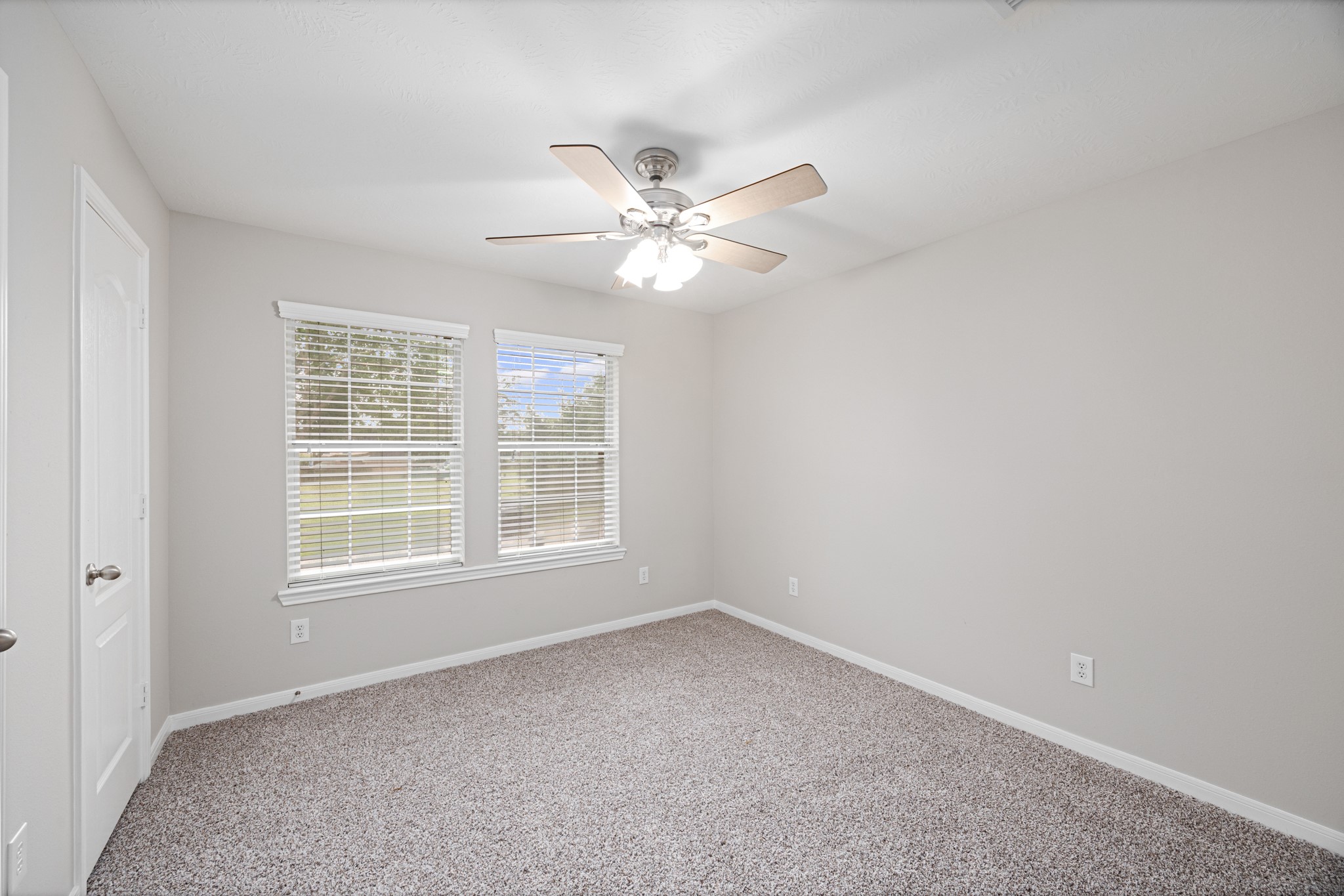 6118 Pine Lakes Drive Property Photo 20