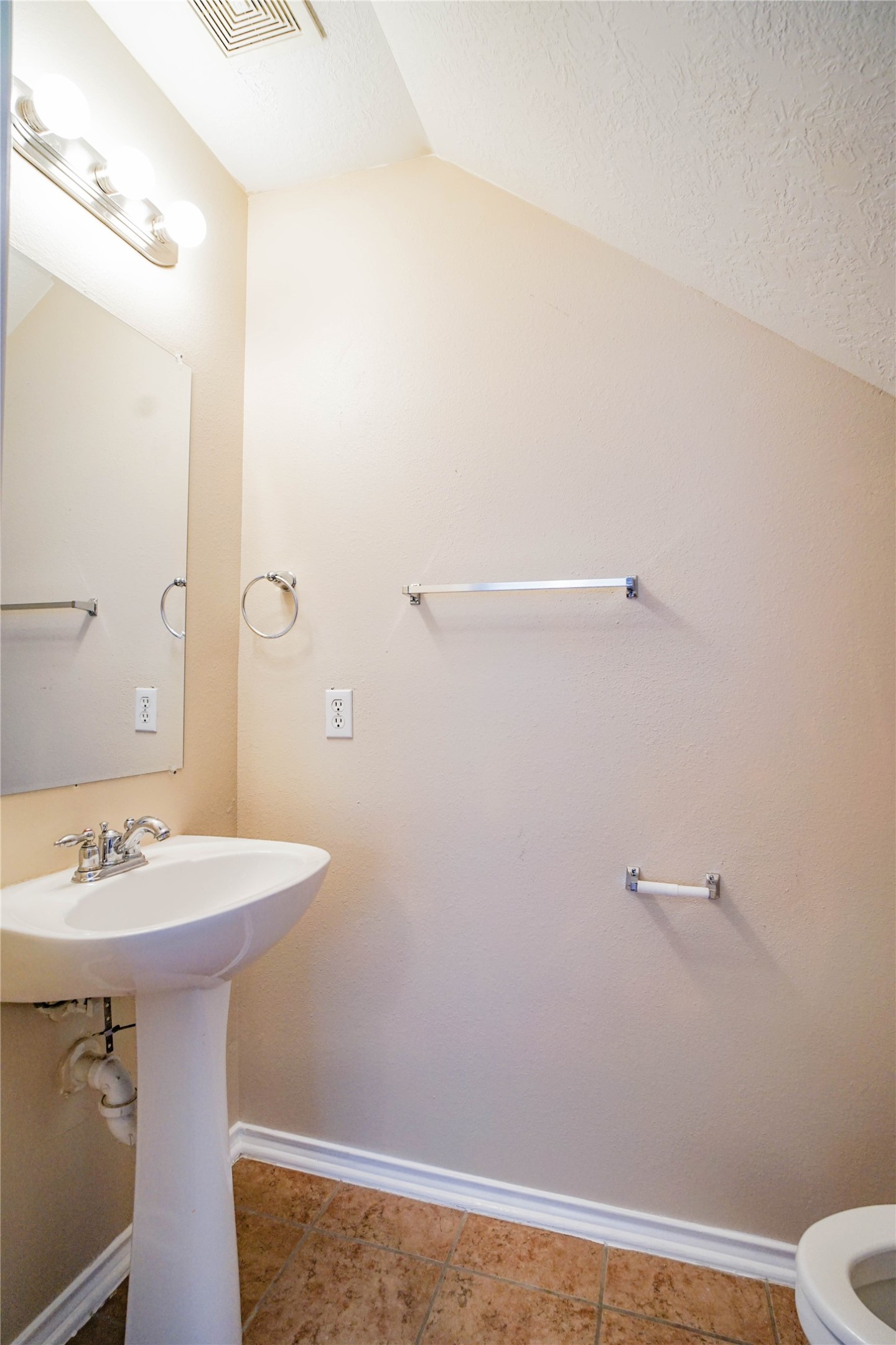 1419 Rising Springs Lane Property Photo 11