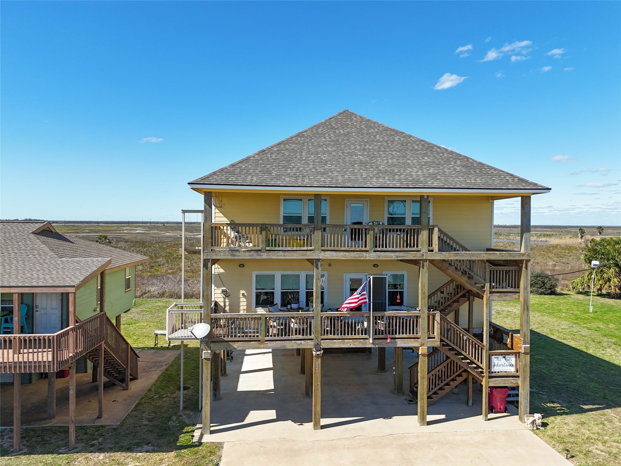 521 Beachfront Drive Property Photo