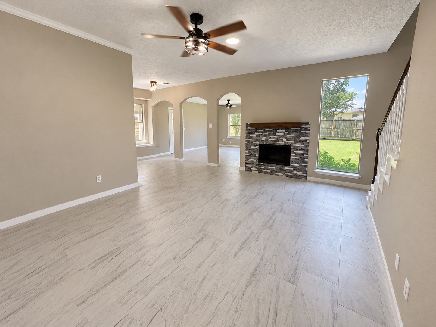 206 Hartwood Court Property Photo 8