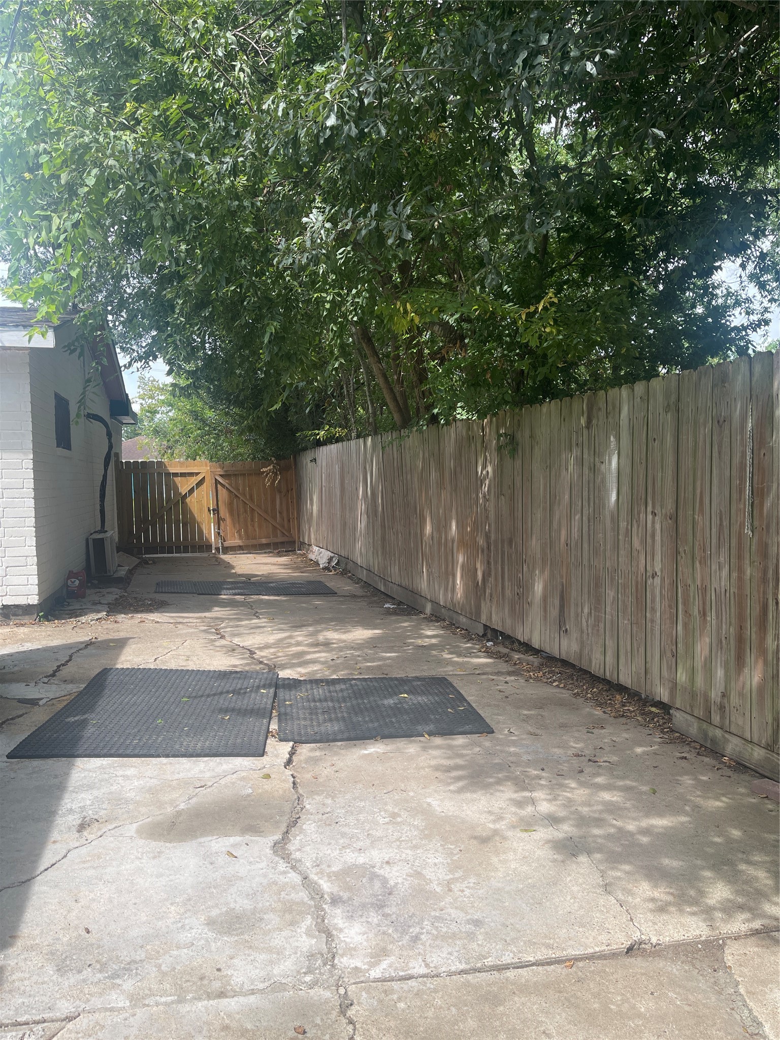 13105 Chiswick Road Property Photo 2