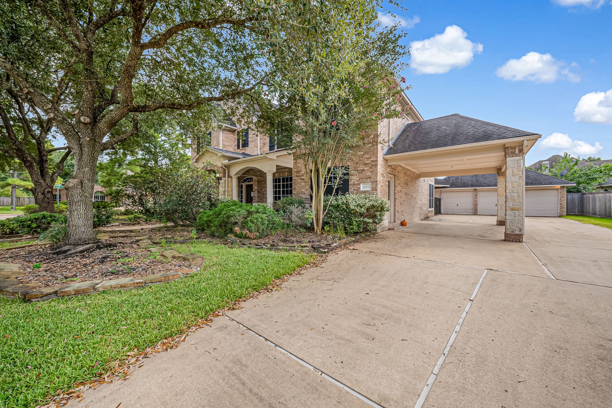 10311 Pitcataway Drive Property Photo 2