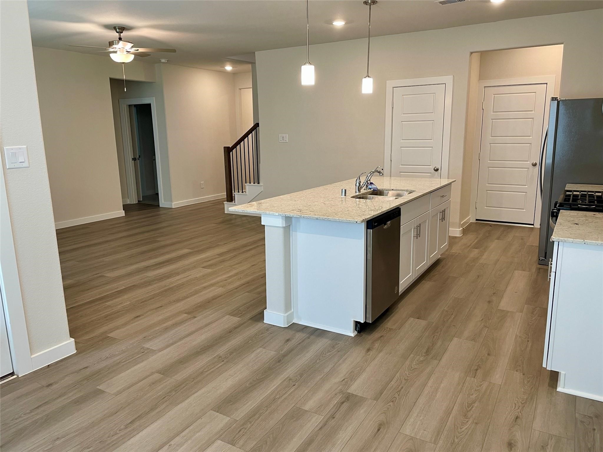 1543 King Ranch Road Property Photo 3