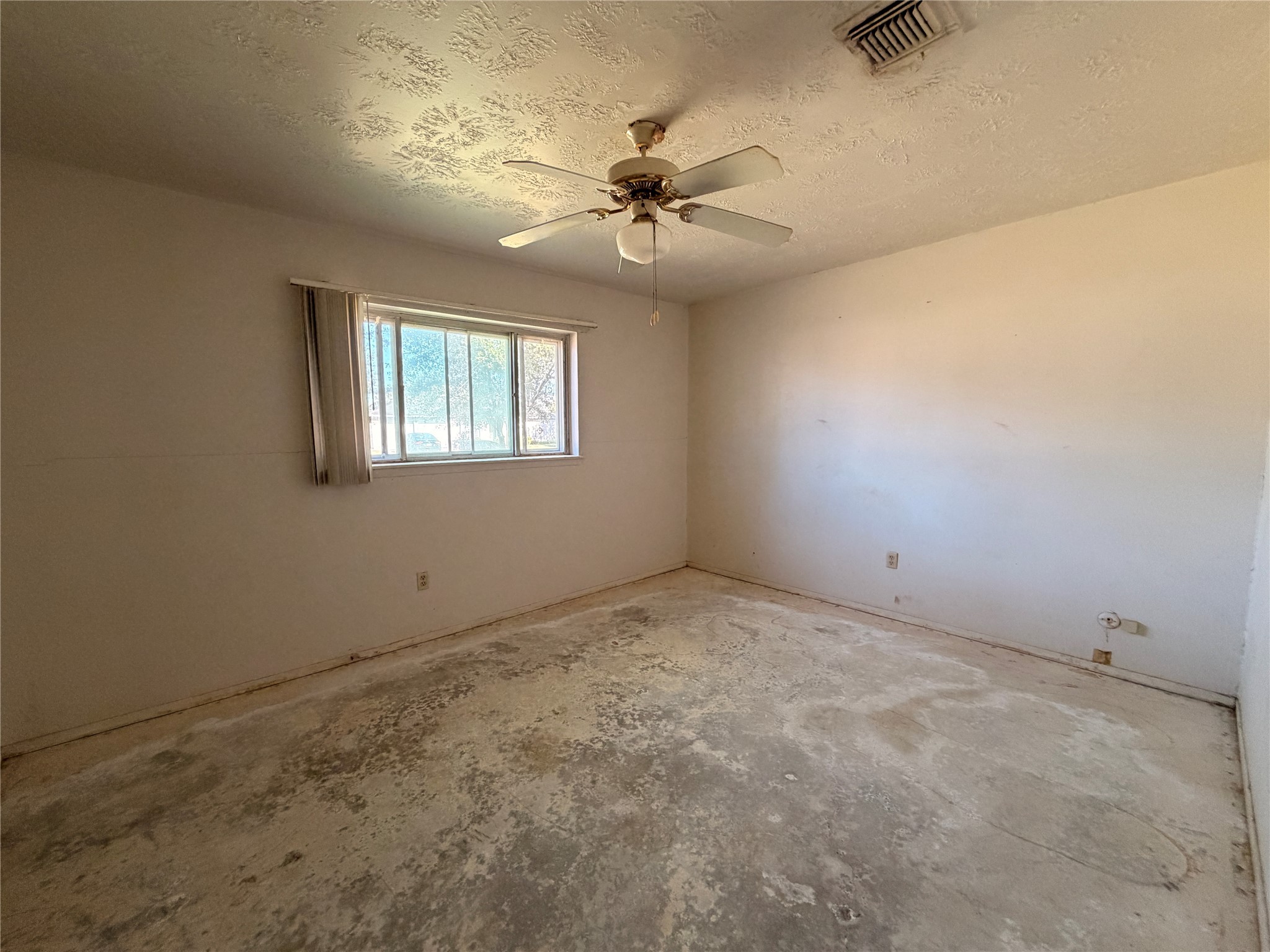 11807 Sharpview Drive Property Photo 3