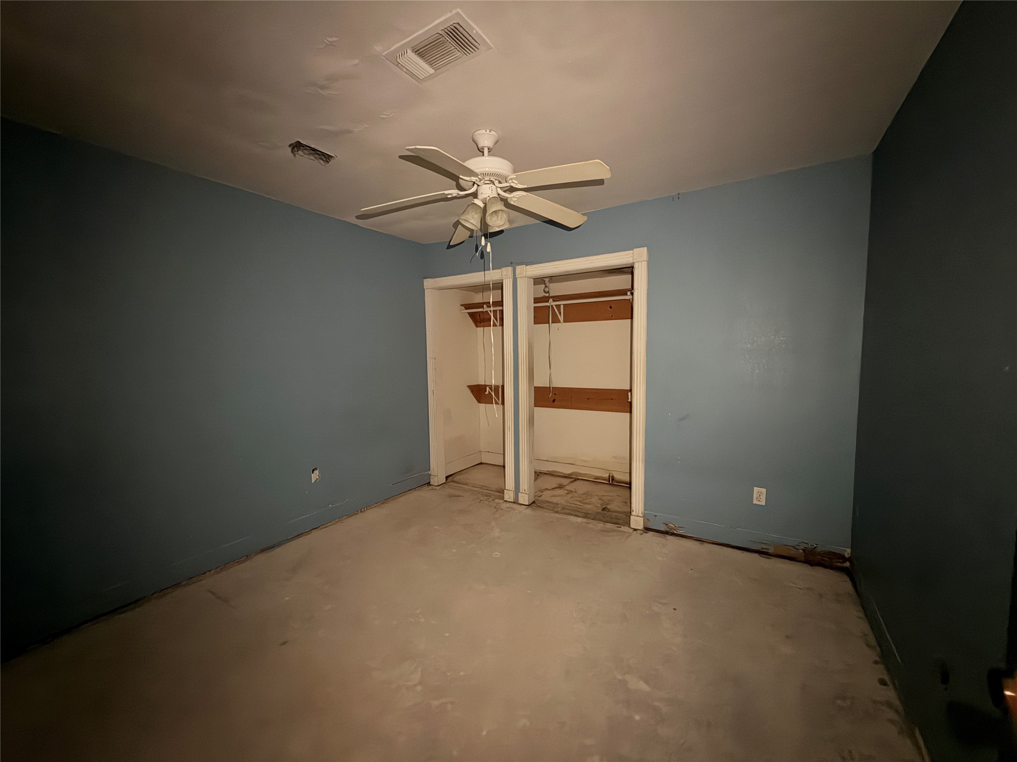 11807 Sharpview Drive Property Photo 4