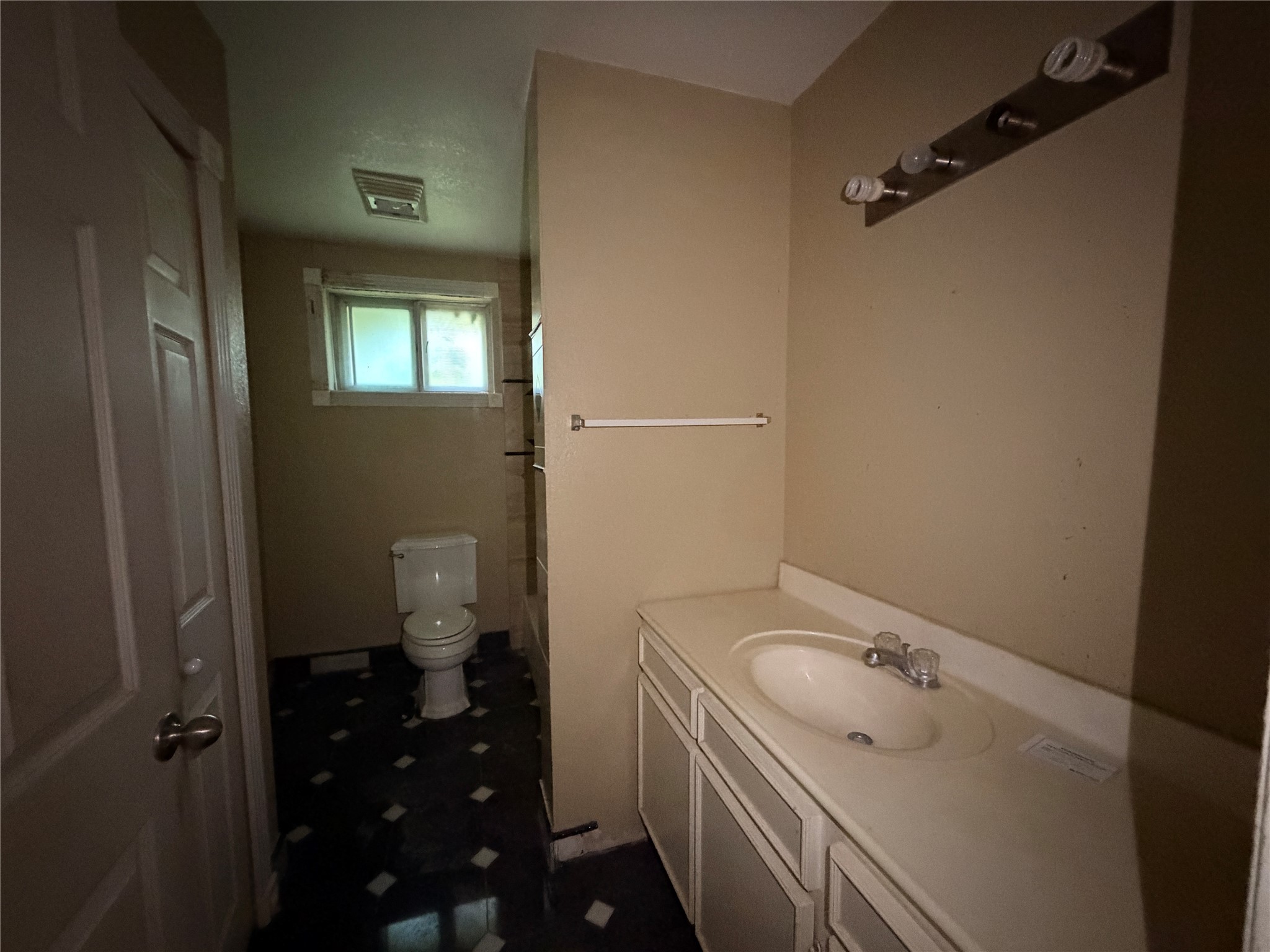11807 Sharpview Drive Property Photo 5