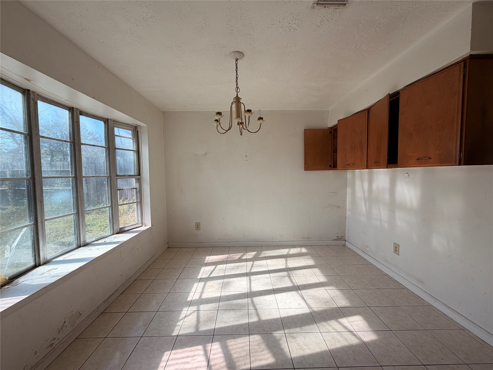 11807 Sharpview Drive Property Photo 9