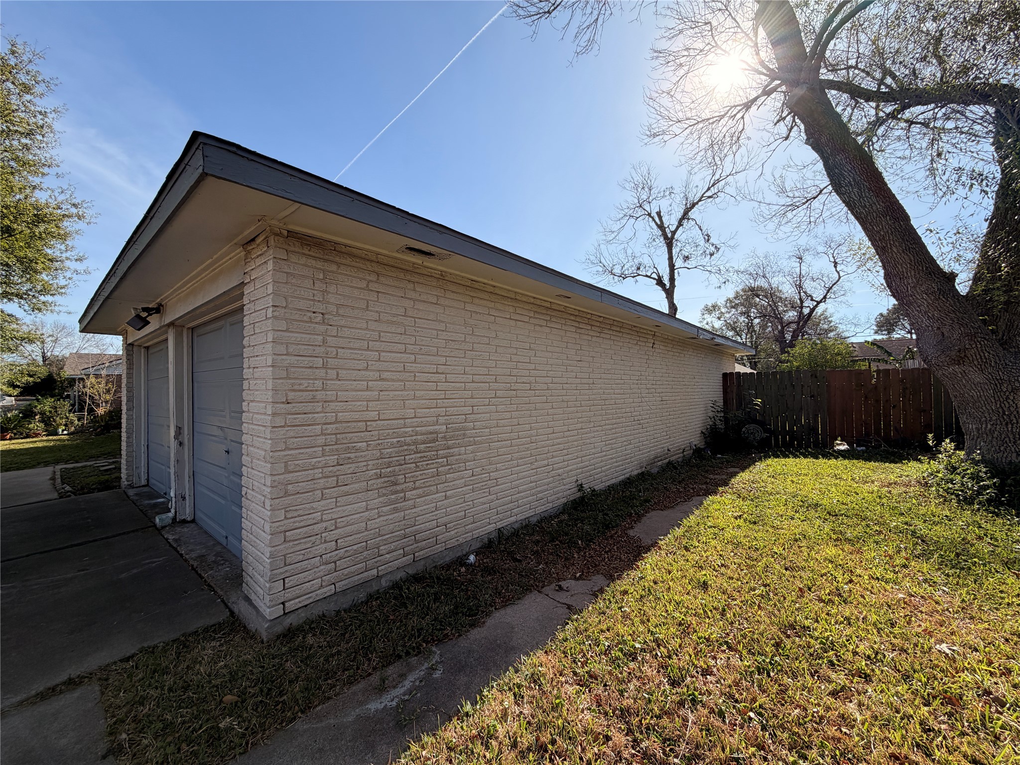 11807 Sharpview Drive Property Photo 15
