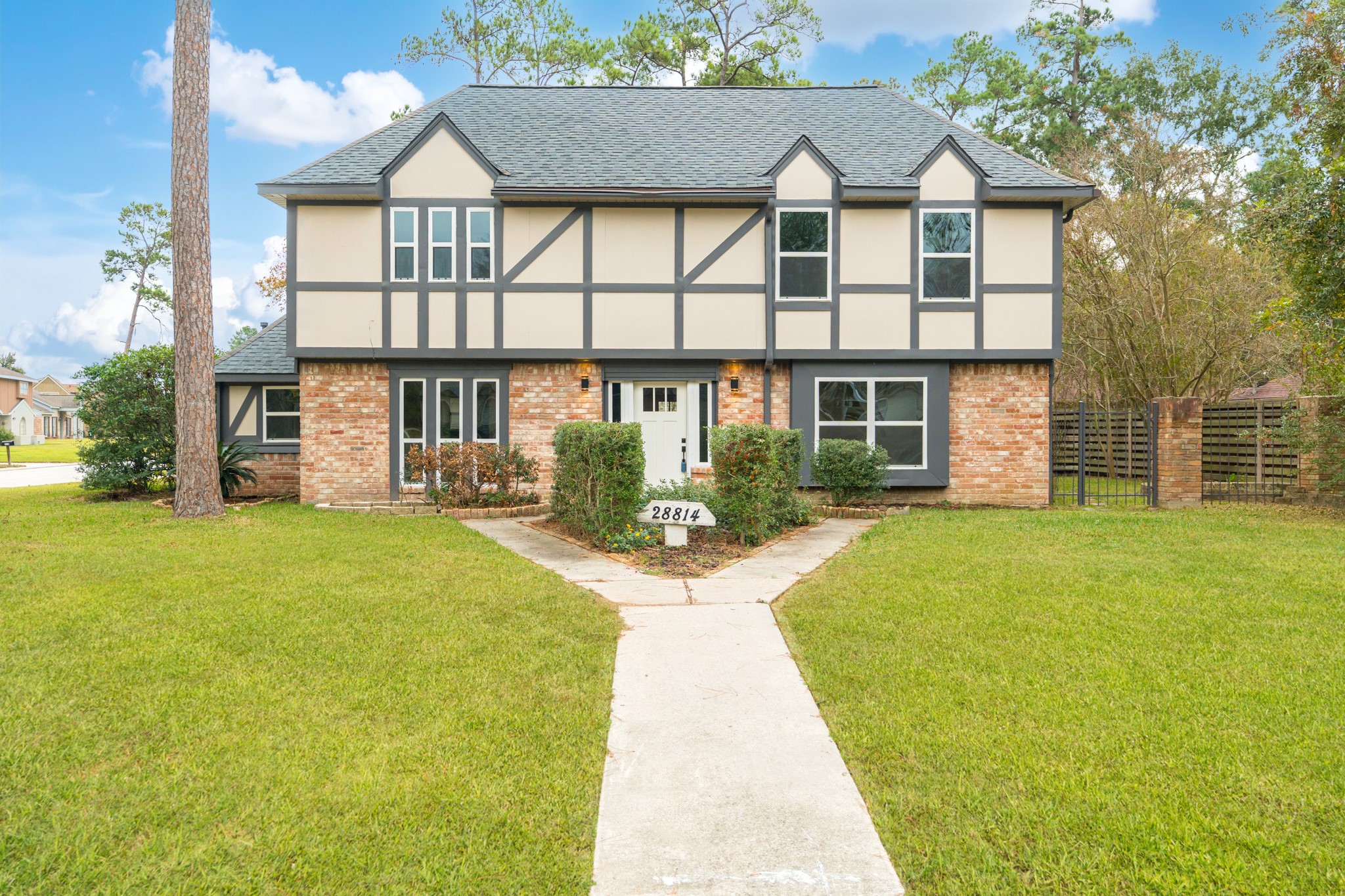 28814 Enchanted Drive Property Photo 2