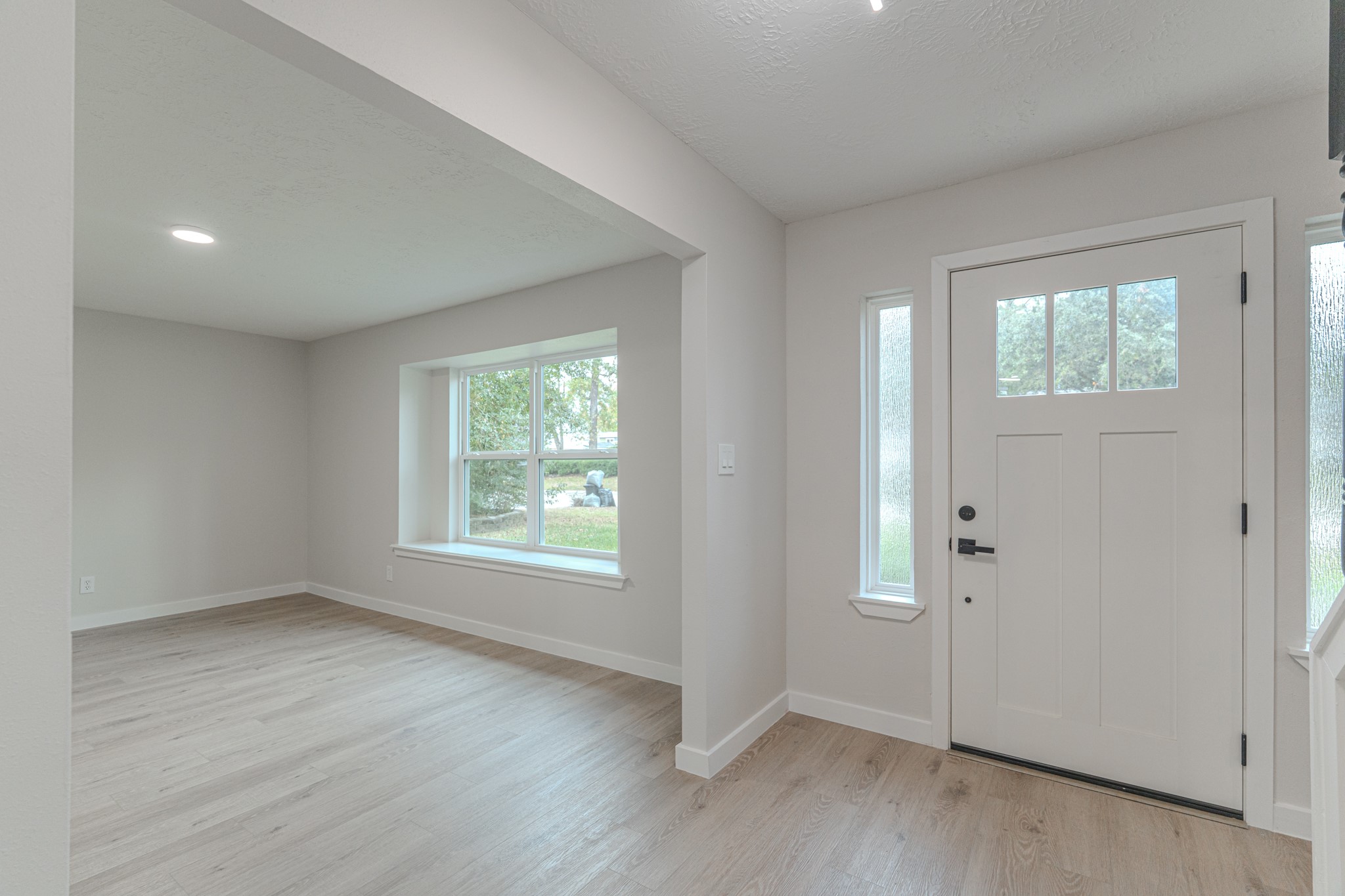 28814 Enchanted Drive Property Photo 6