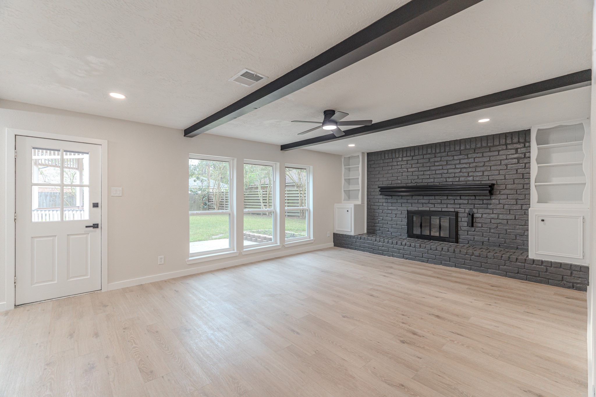 28814 Enchanted Drive Property Photo 8