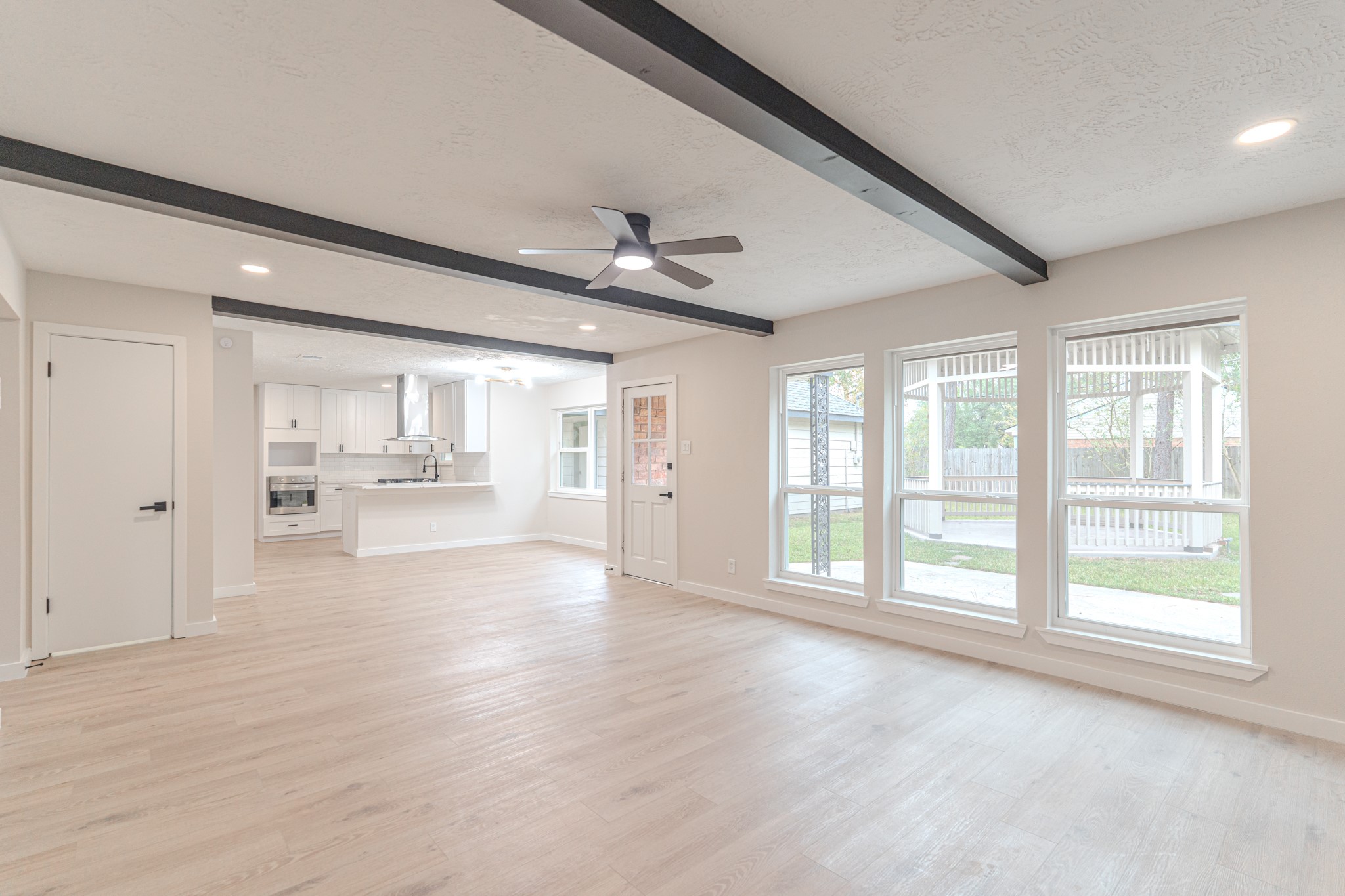 28814 Enchanted Drive Property Photo 9
