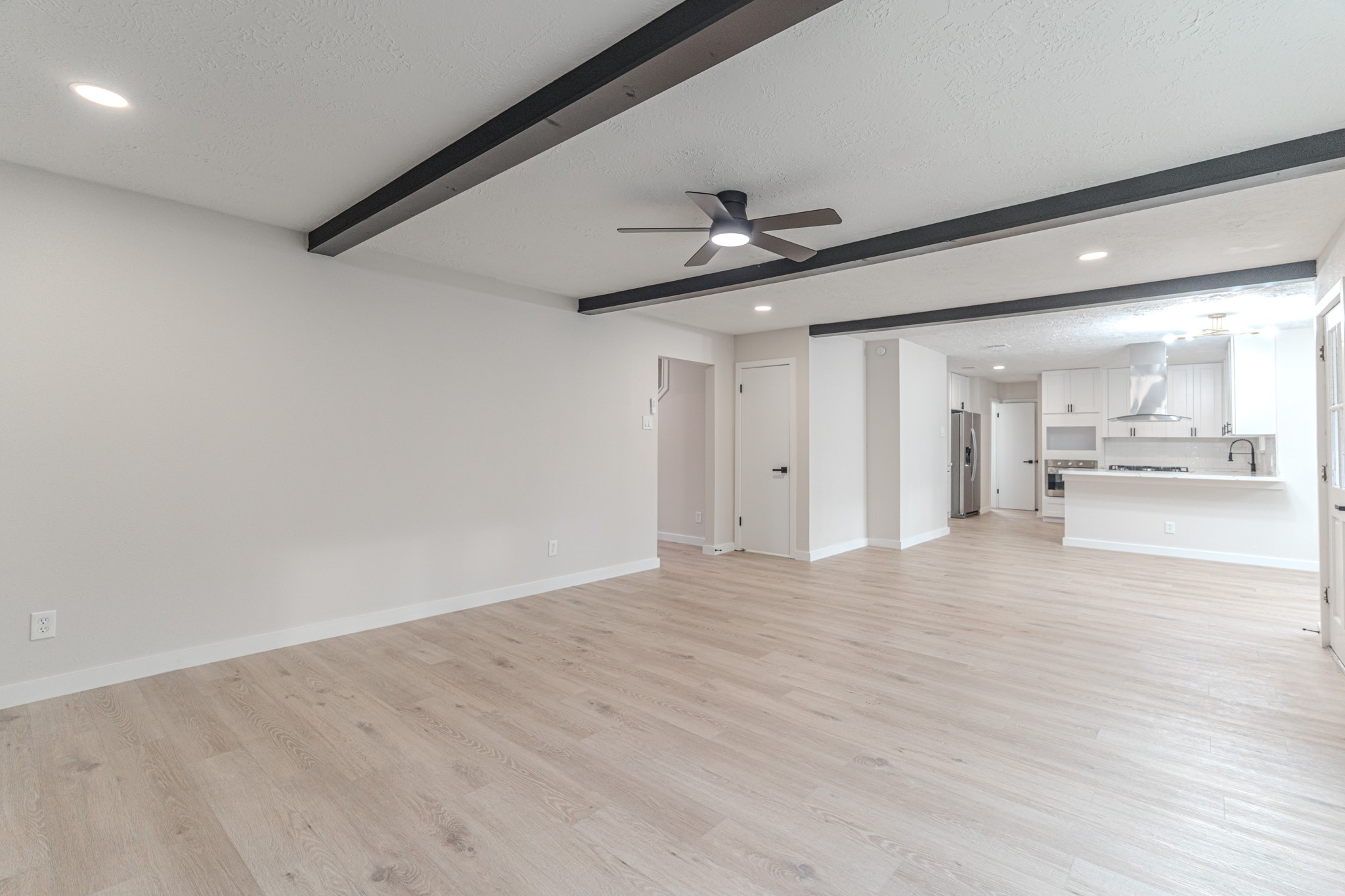 28814 Enchanted Drive Property Photo 11