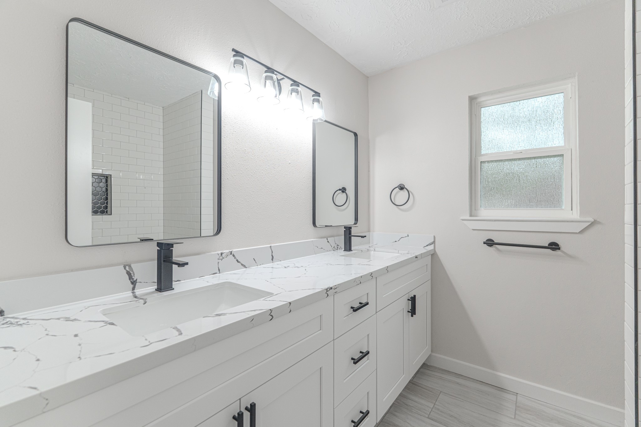 28814 Enchanted Drive Property Photo 32