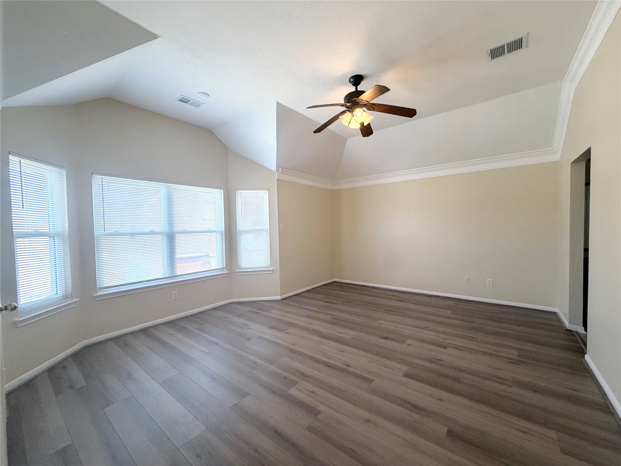 12211 Meadow Crest Court Property Photo 15
