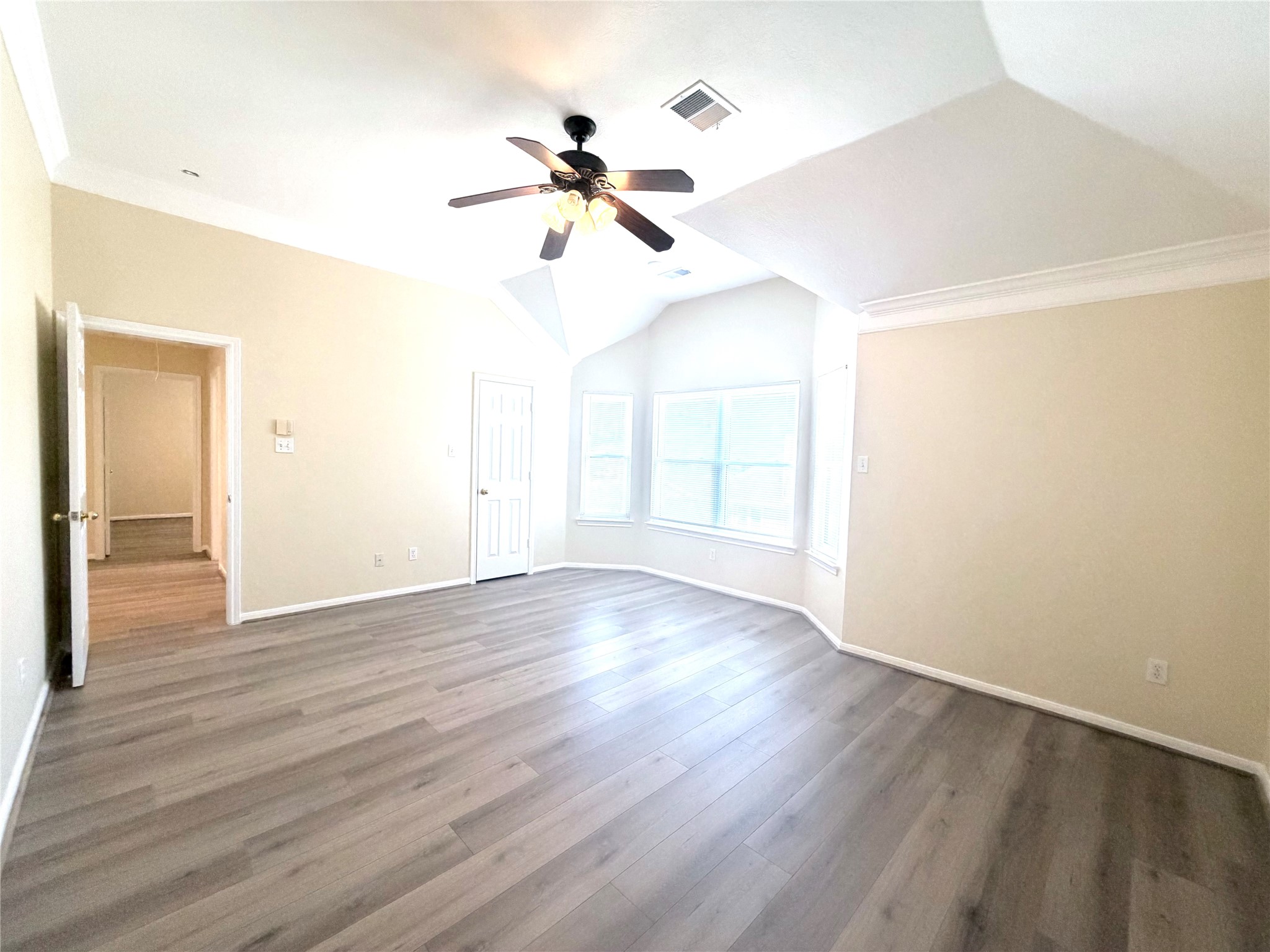 12211 Meadow Crest Court Property Photo 16