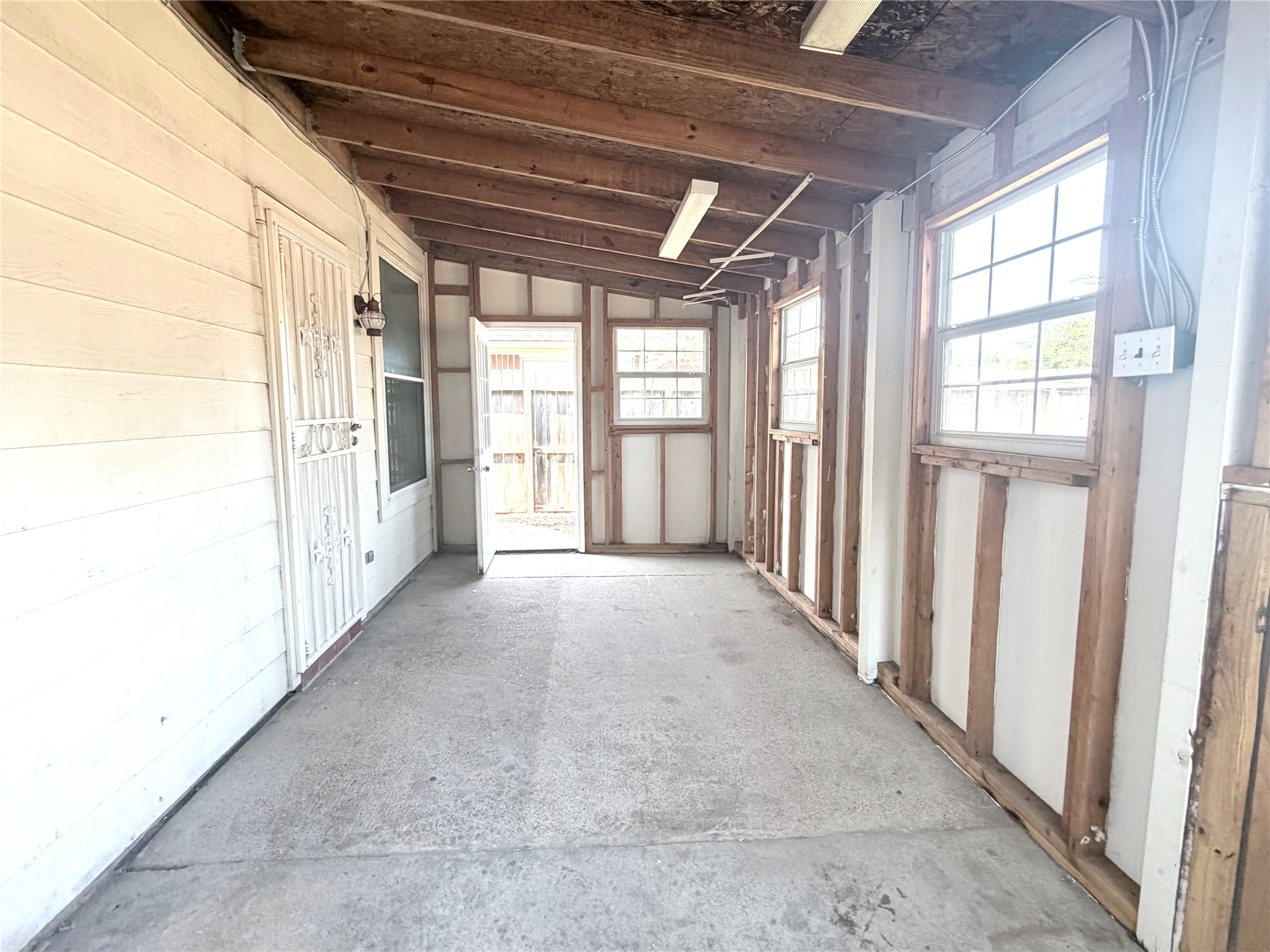 12211 Meadow Crest Court Property Photo 23
