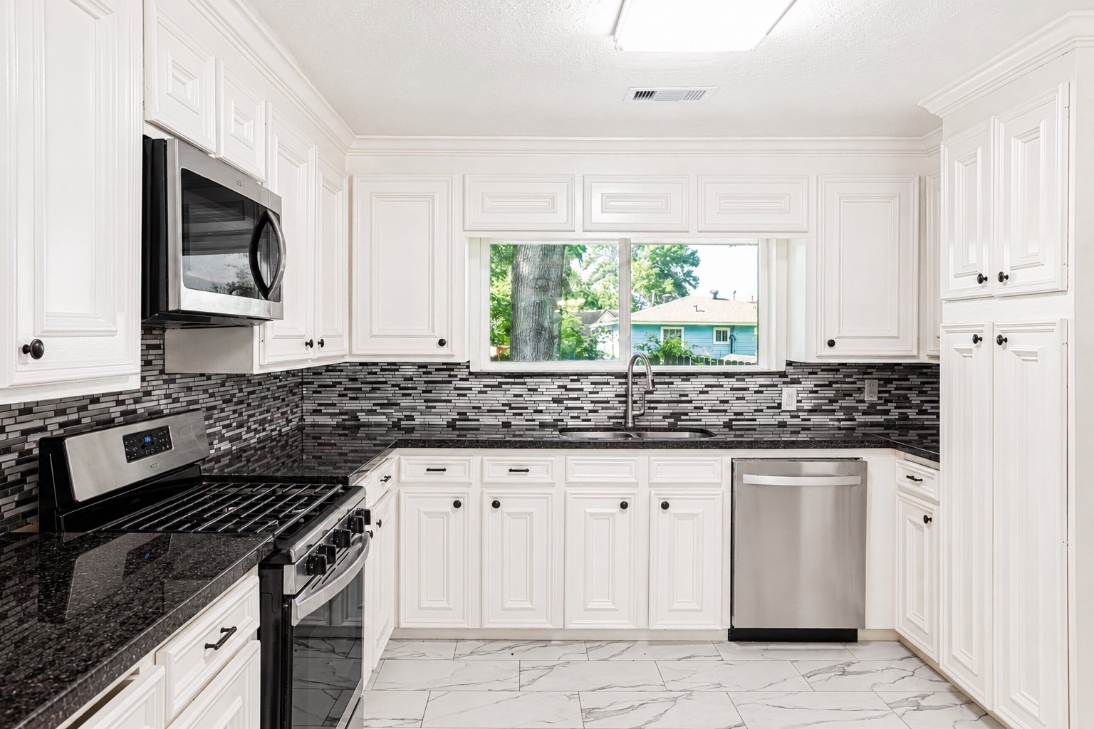 1307 9th Street Property Photo 6