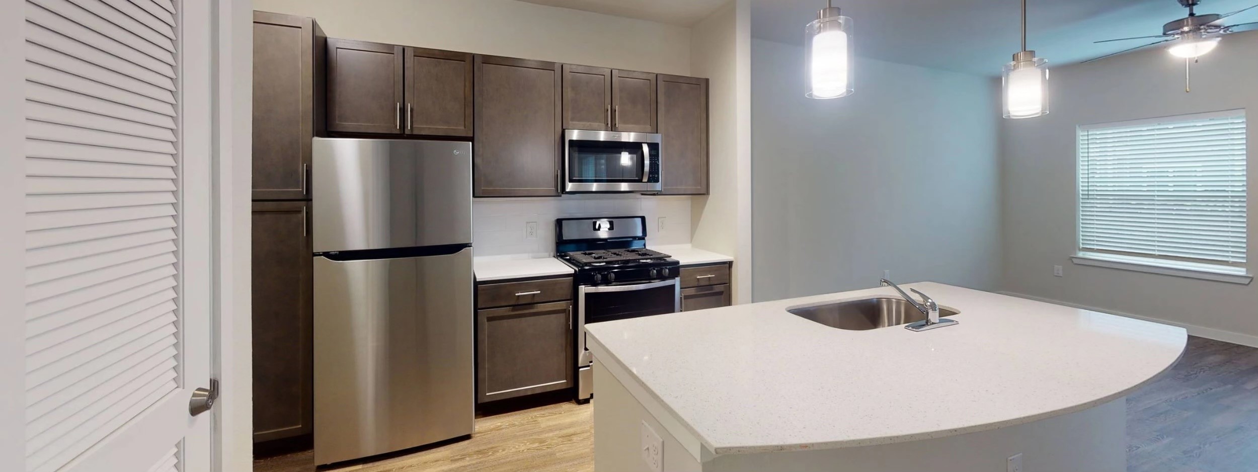 3530 West 12th Street B2e Property Photo 12