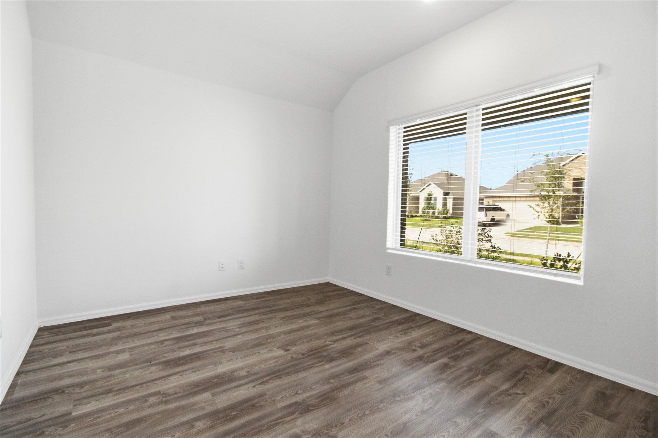 5111 Winslow Grove Drive Property Photo 3