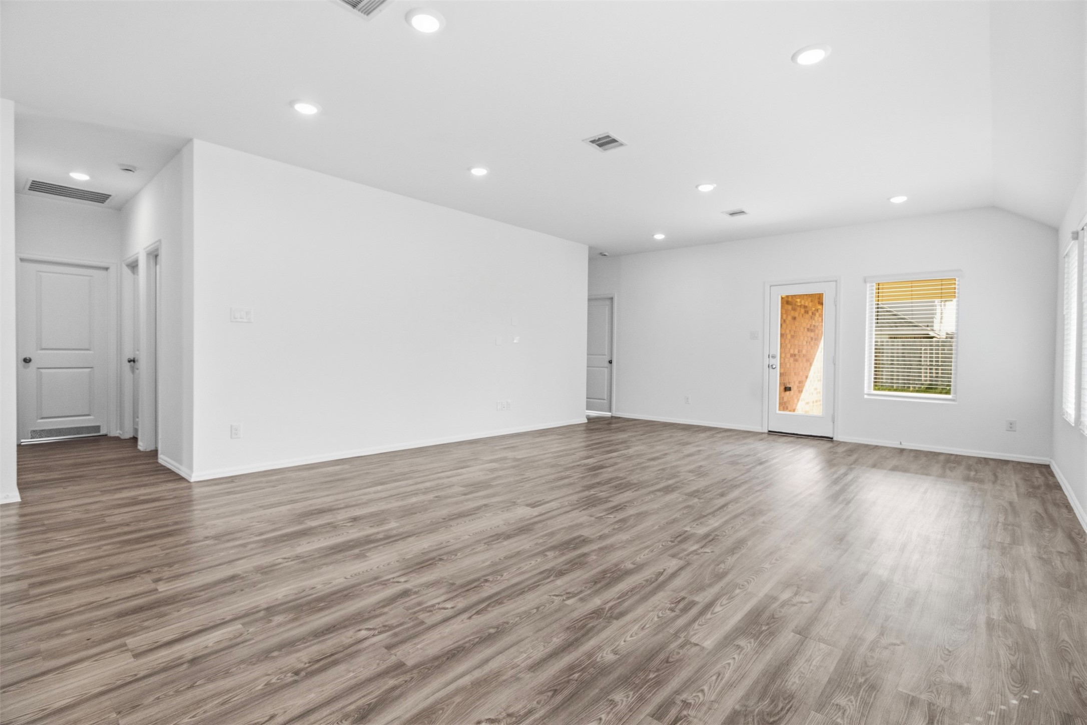 5111 Winslow Grove Drive Property Photo 5