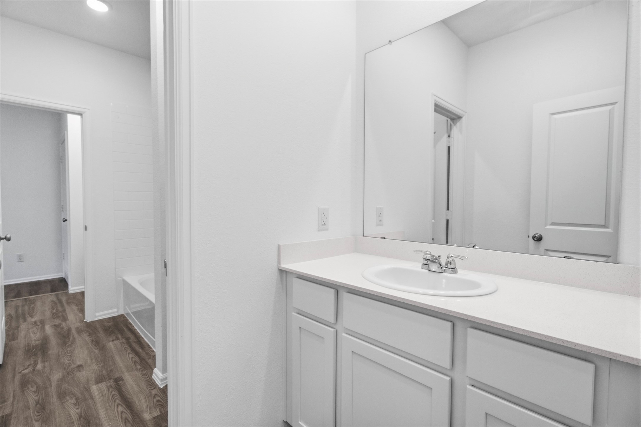 5111 Winslow Grove Drive Property Photo 13