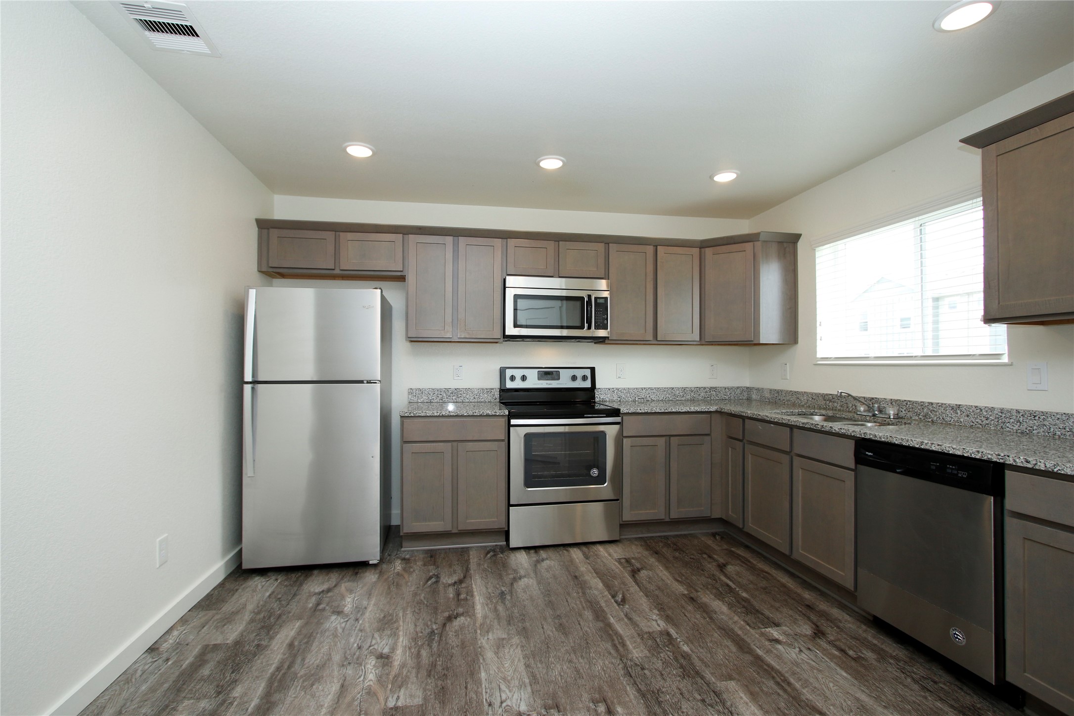 21155 Gosling Road 22a Property Photo 10