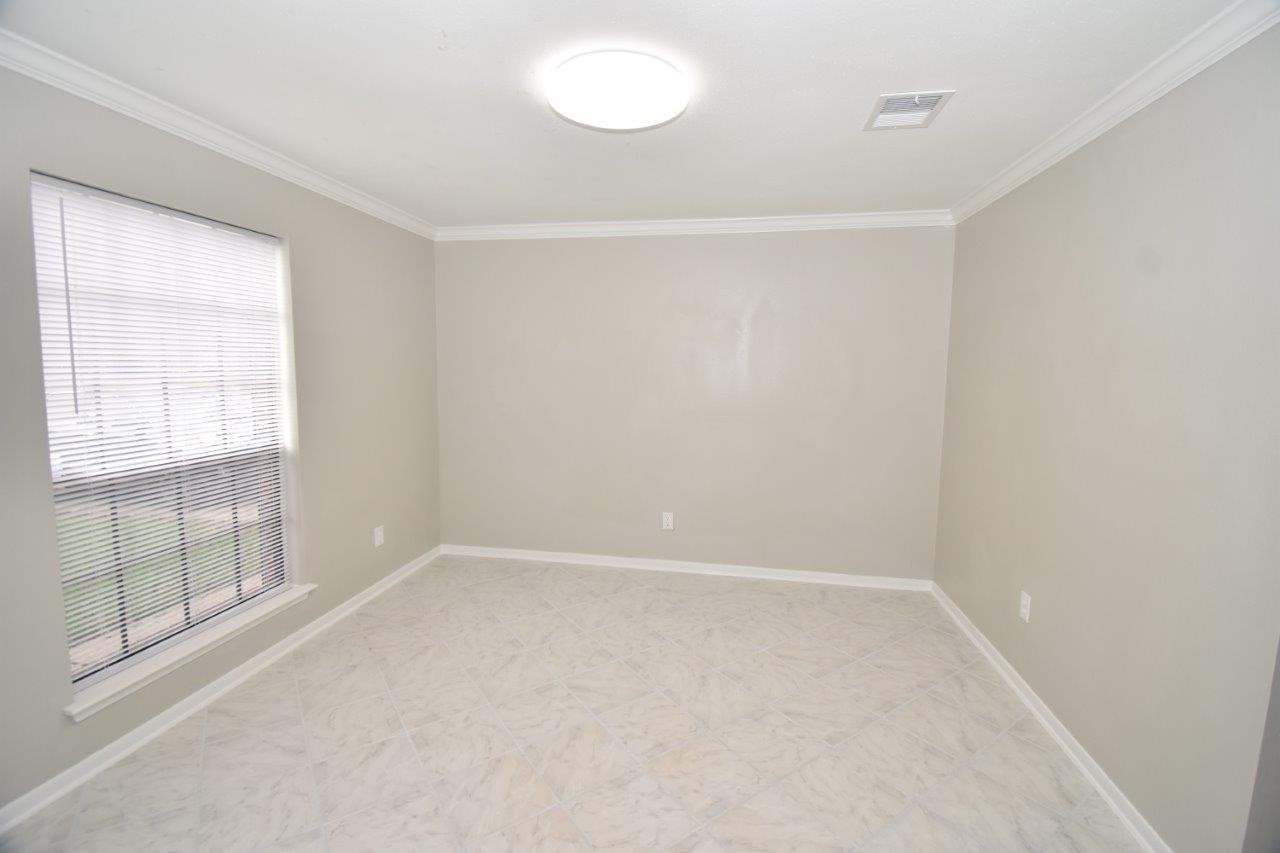 9007 Woodleigh Property Photo 2