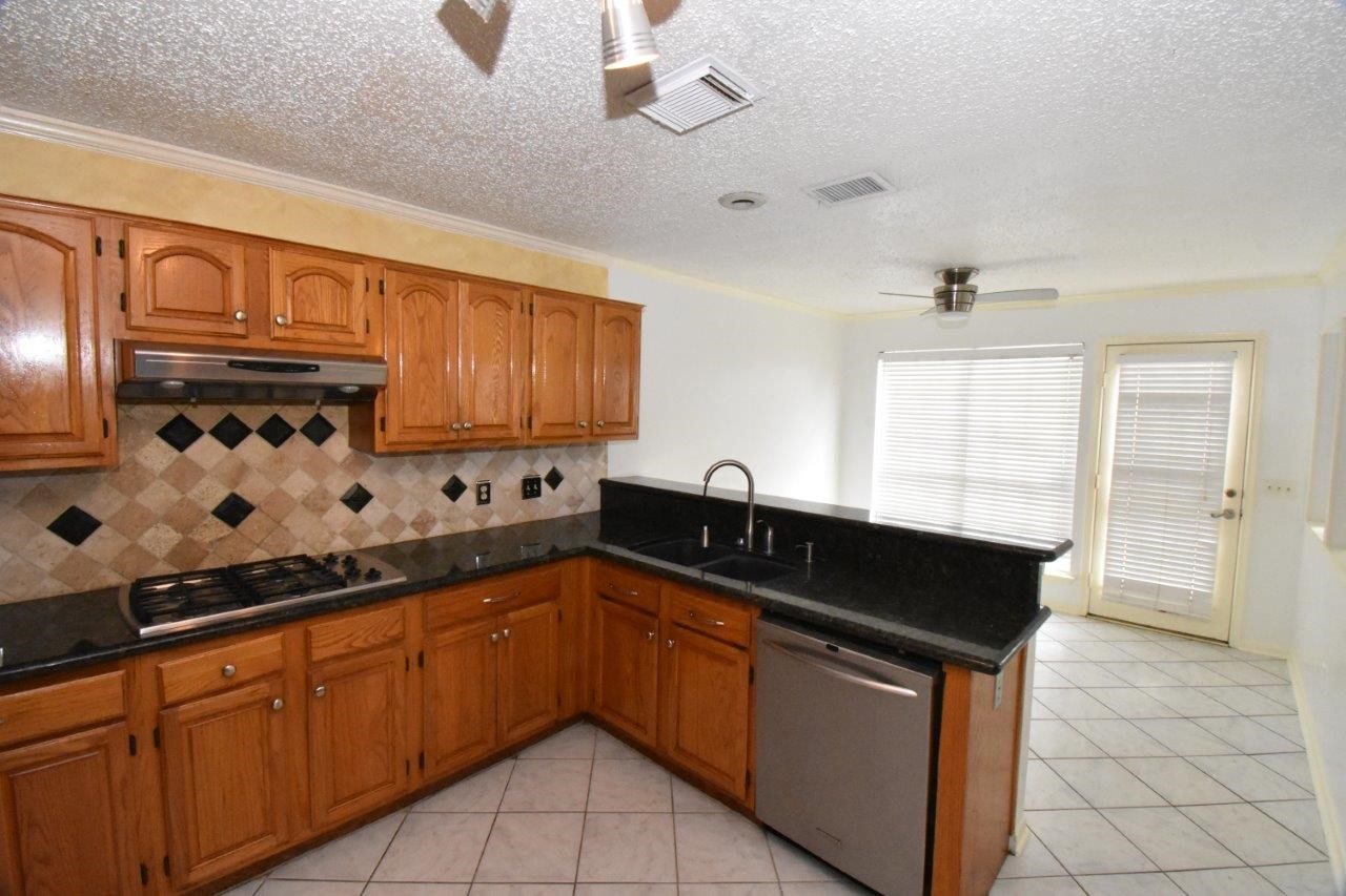 9007 Woodleigh Property Photo 4