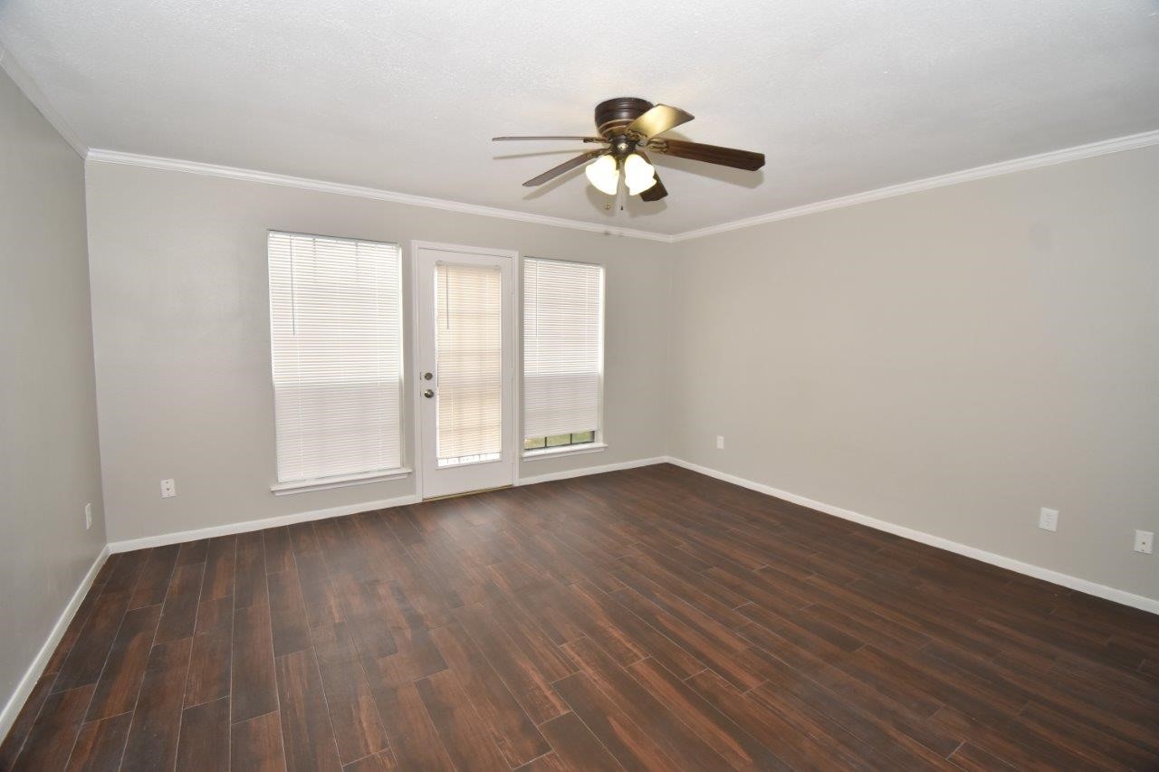 9007 Woodleigh Property Photo 6