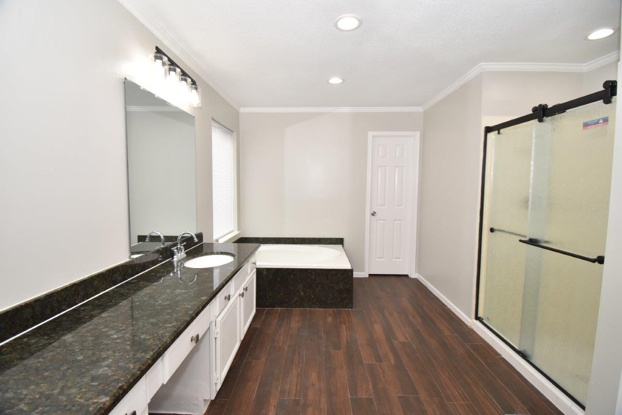 9007 Woodleigh Property Photo 9