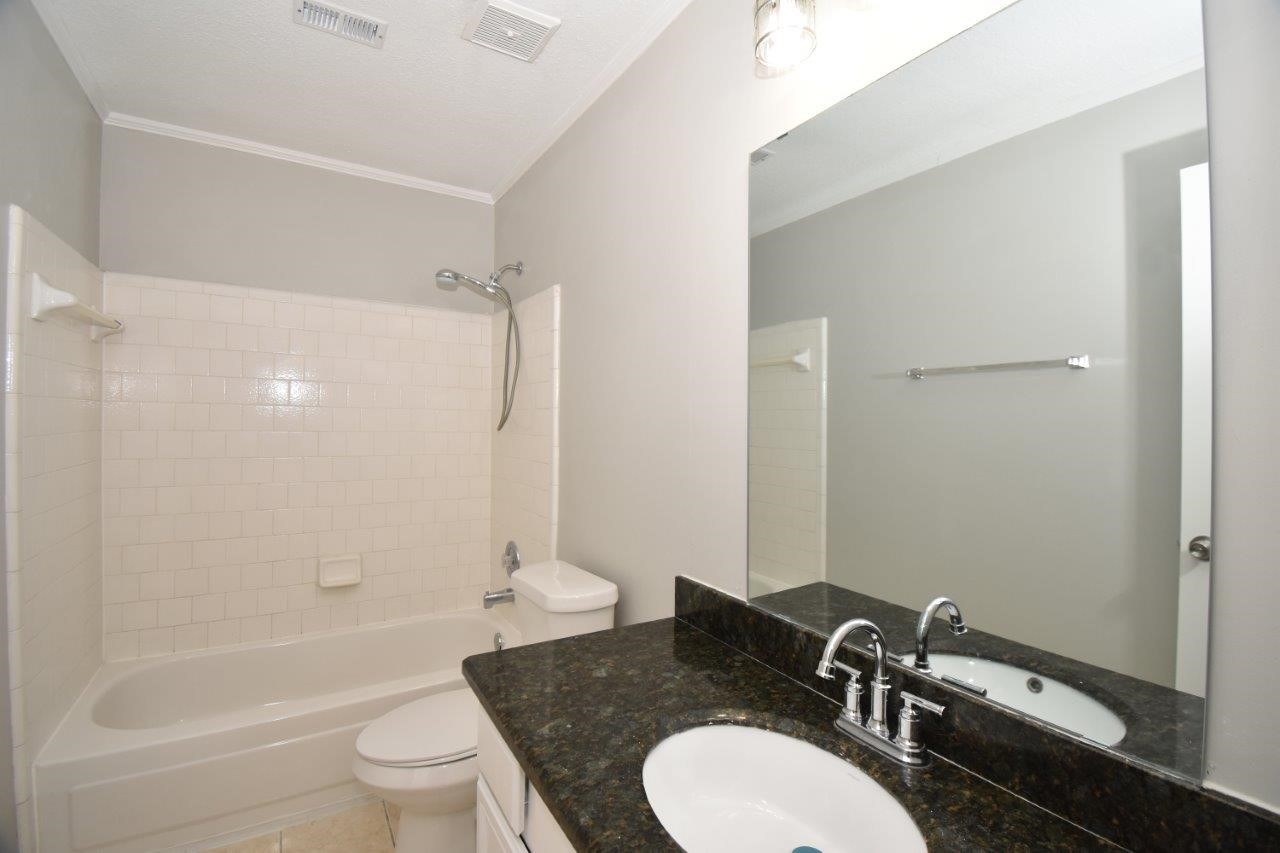 9007 Woodleigh Property Photo 10