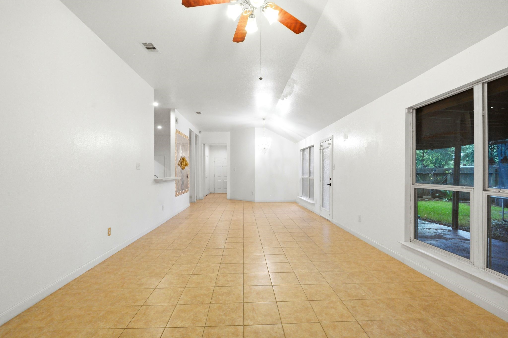 111 Thunder Basin Drive Property Photo 10