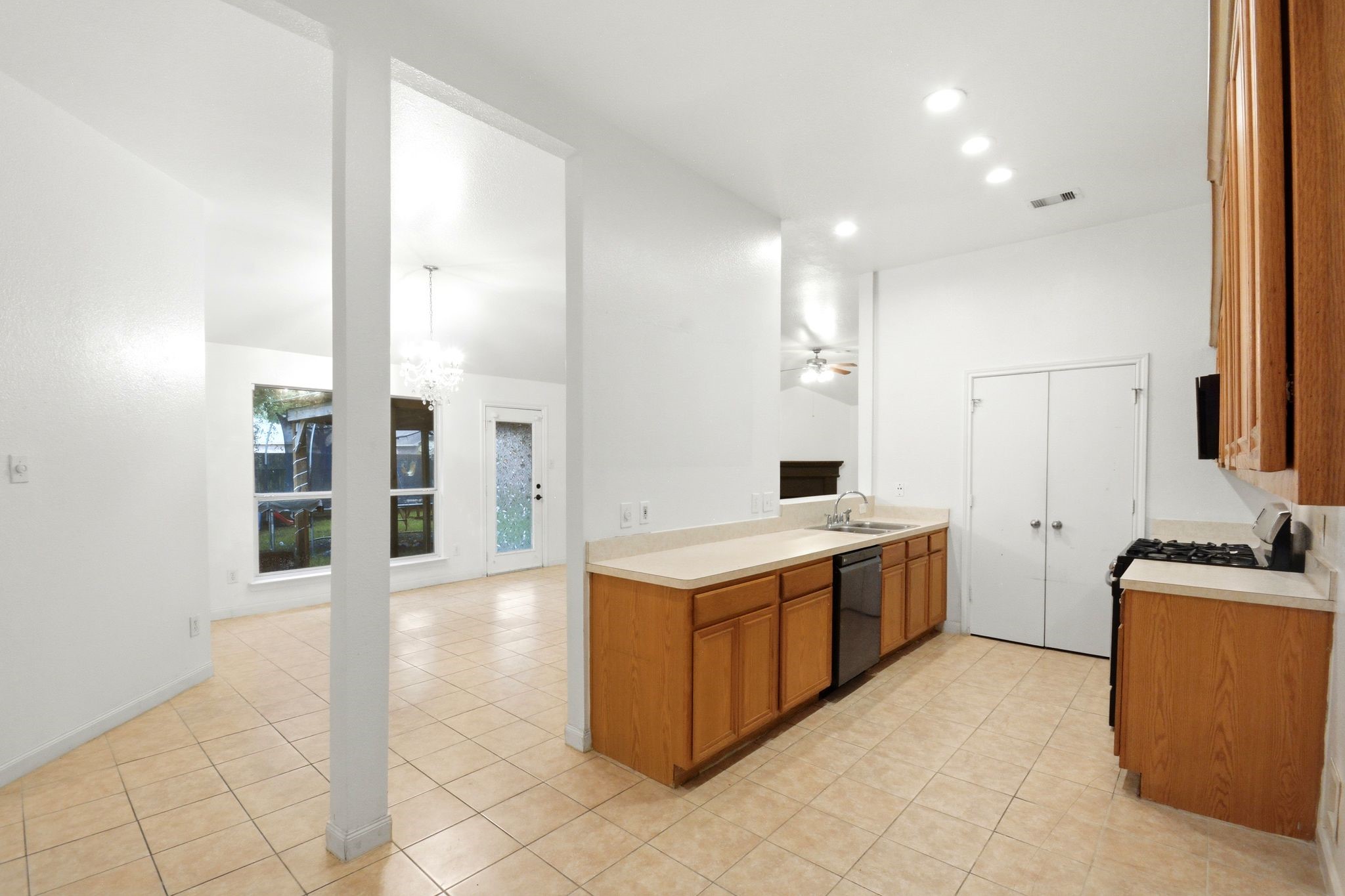 111 Thunder Basin Drive Property Photo 17