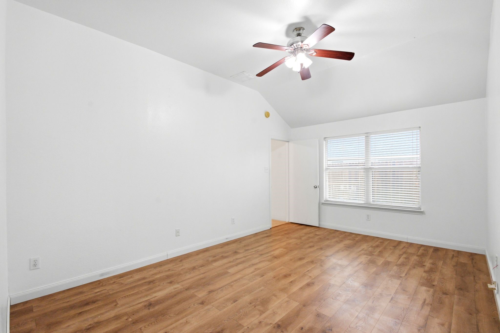 111 Thunder Basin Drive Property Photo 25