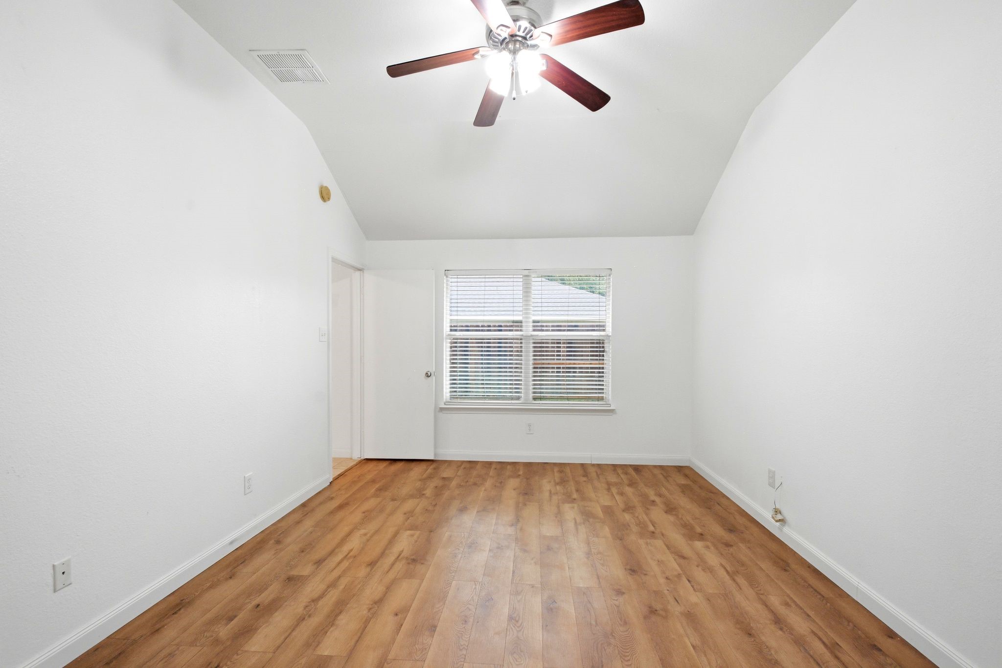 111 Thunder Basin Drive Property Photo 26