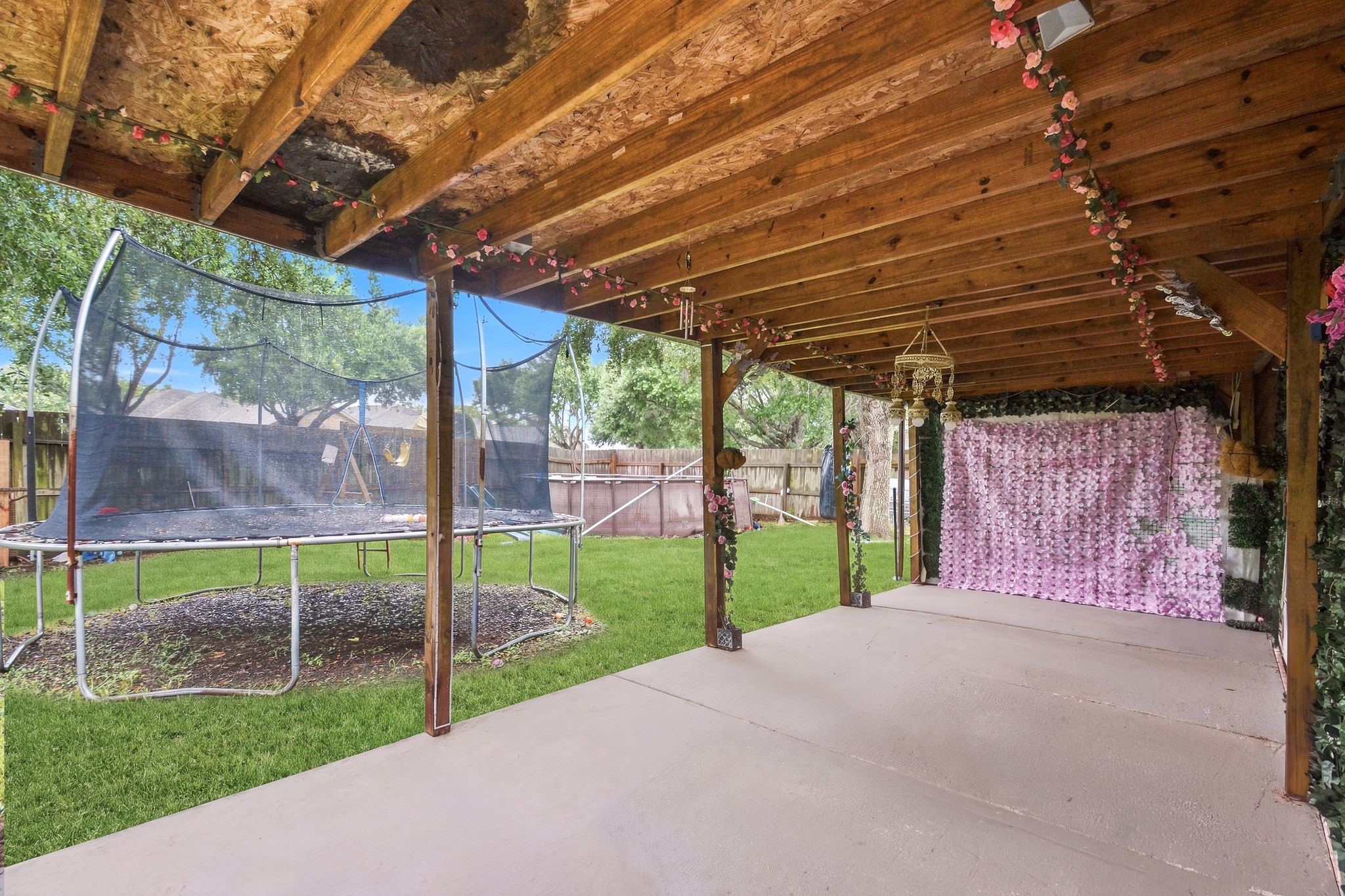 111 Thunder Basin Drive Property Photo 40